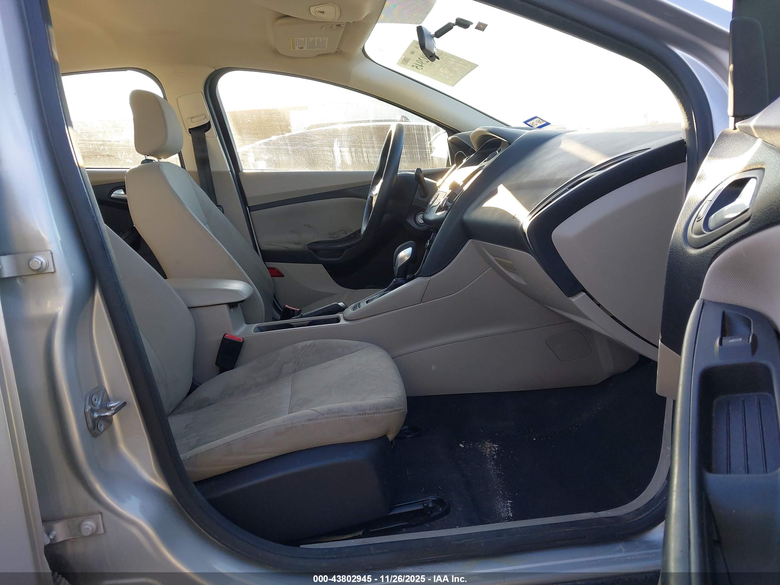 FORD FOCUS image 5