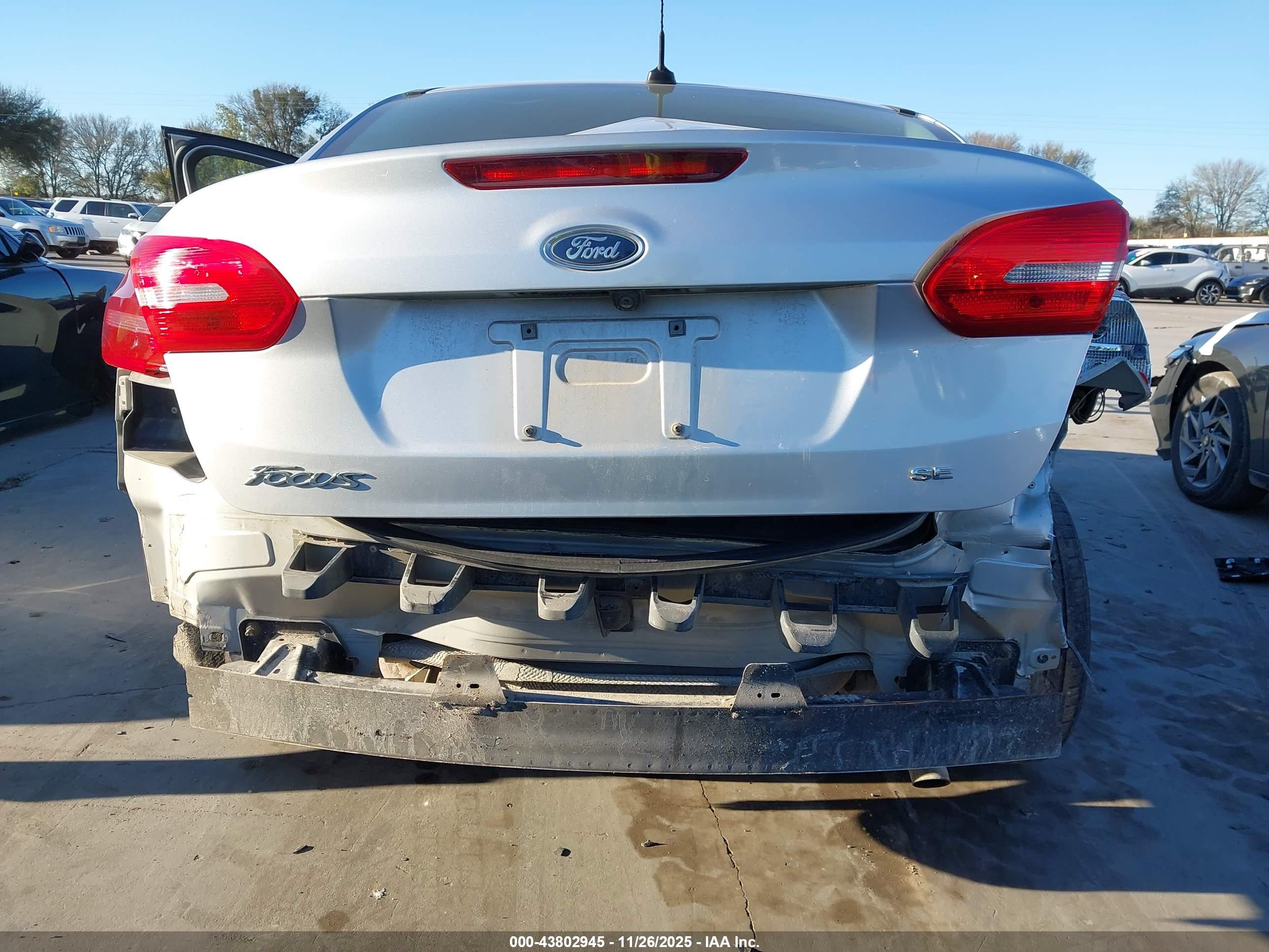 FORD FOCUS image 6