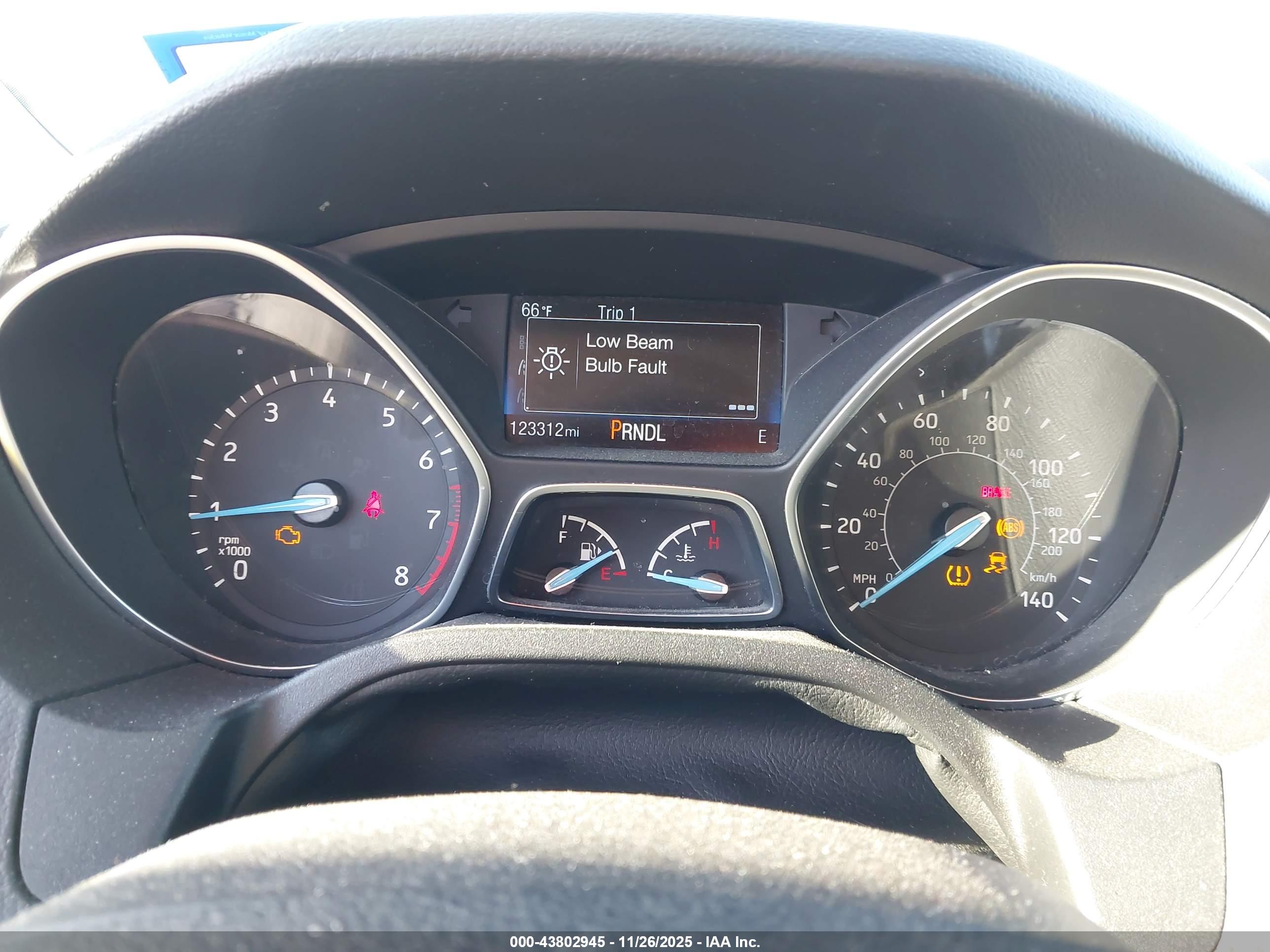 FORD FOCUS image 7