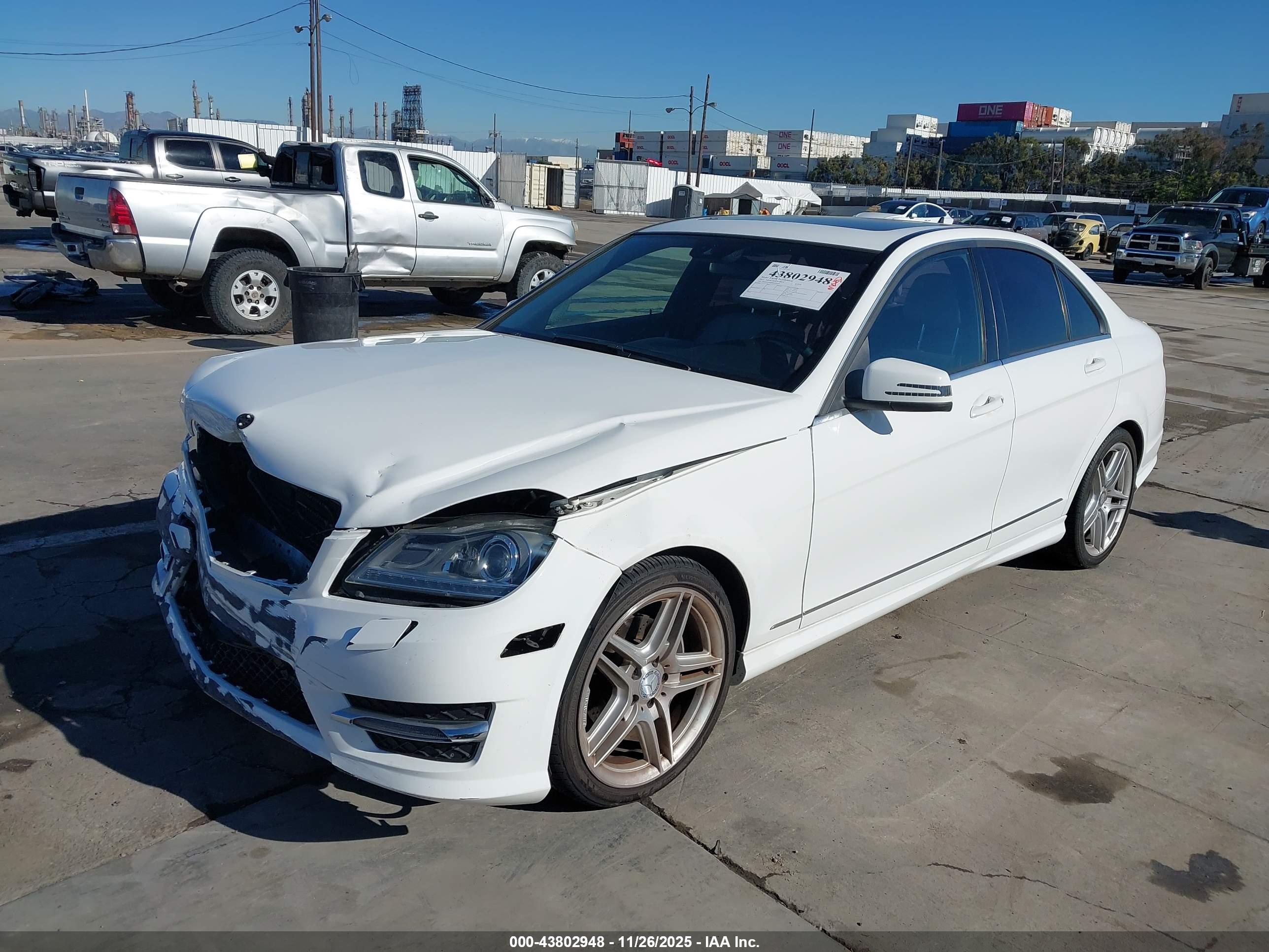 MERCEDES-BENZ C image 2