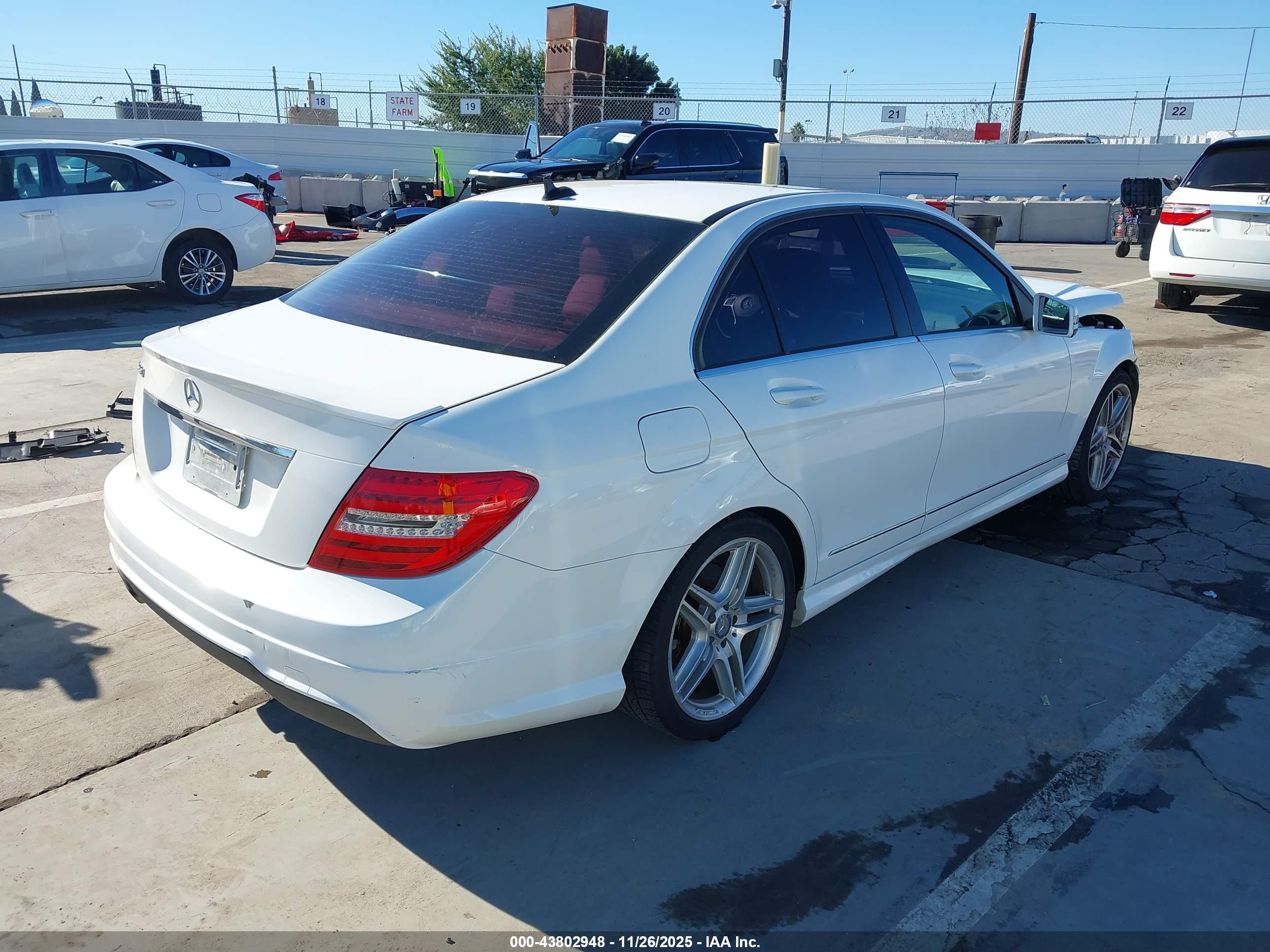 MERCEDES-BENZ C image 4
