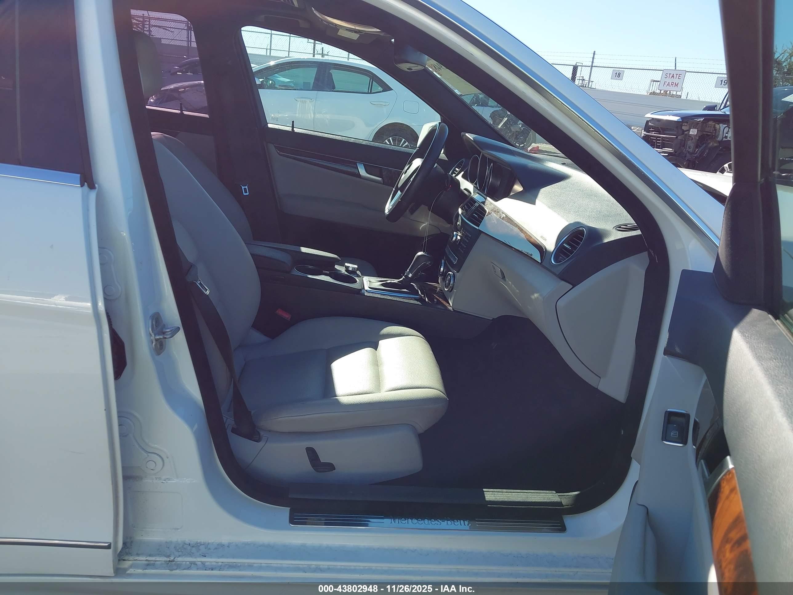 MERCEDES-BENZ C image 5