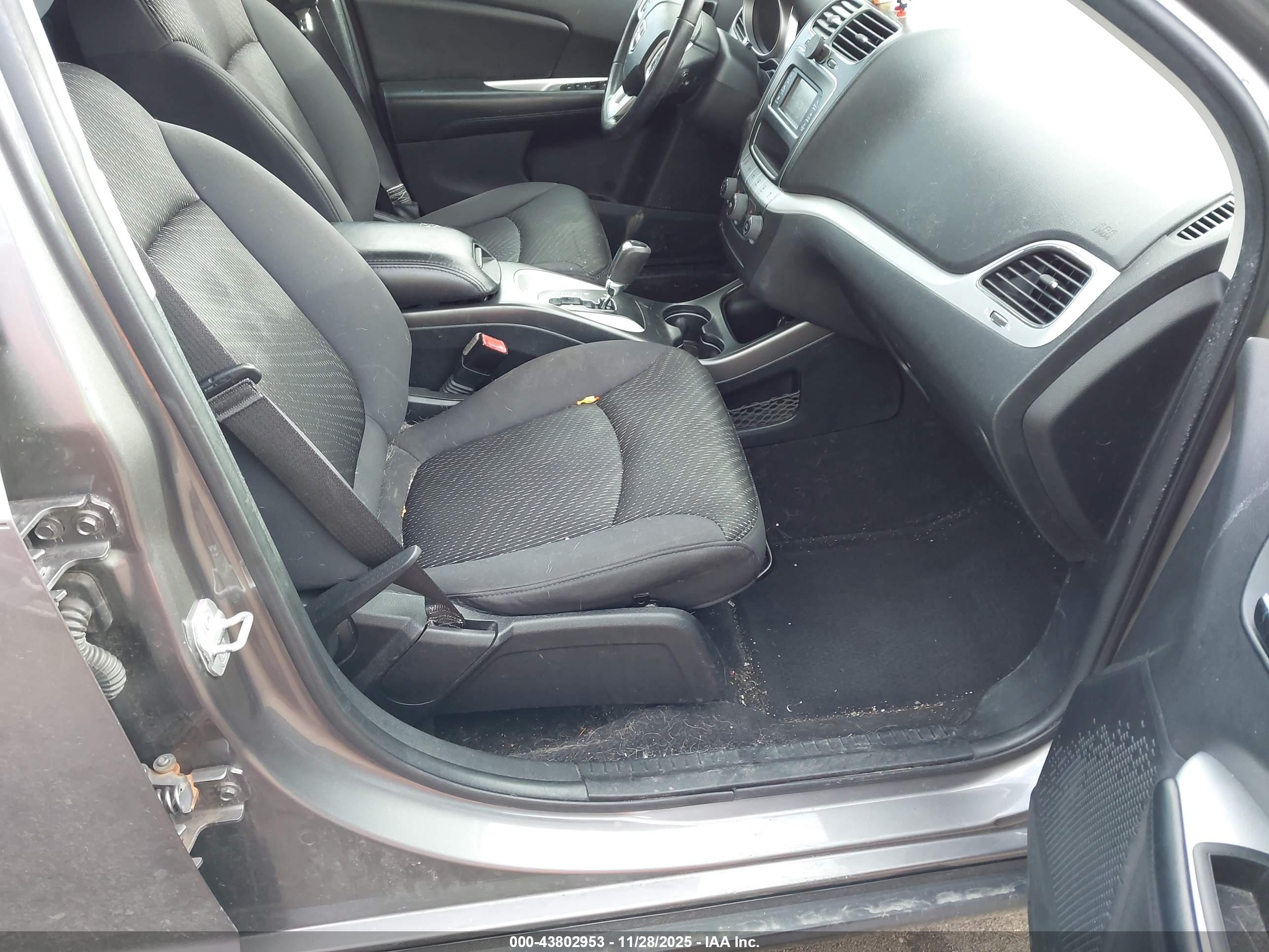 DODGE JOURNEY image 5