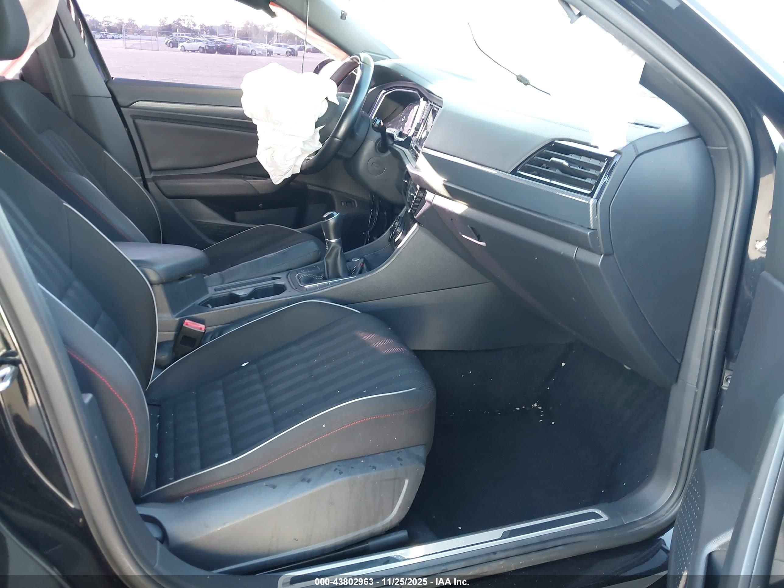 VOLKSWAGEN JETTA image 5