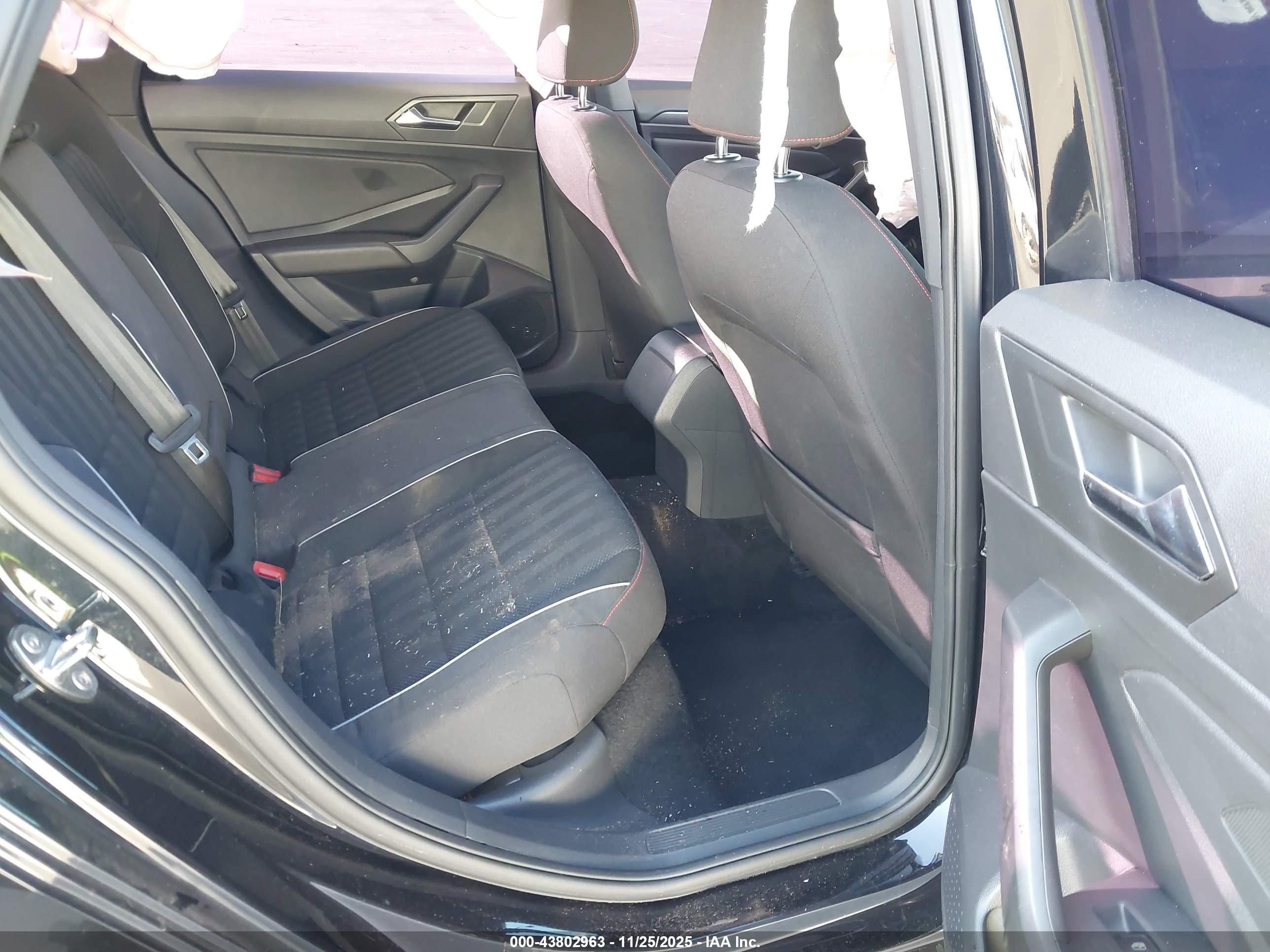 VOLKSWAGEN JETTA image 8