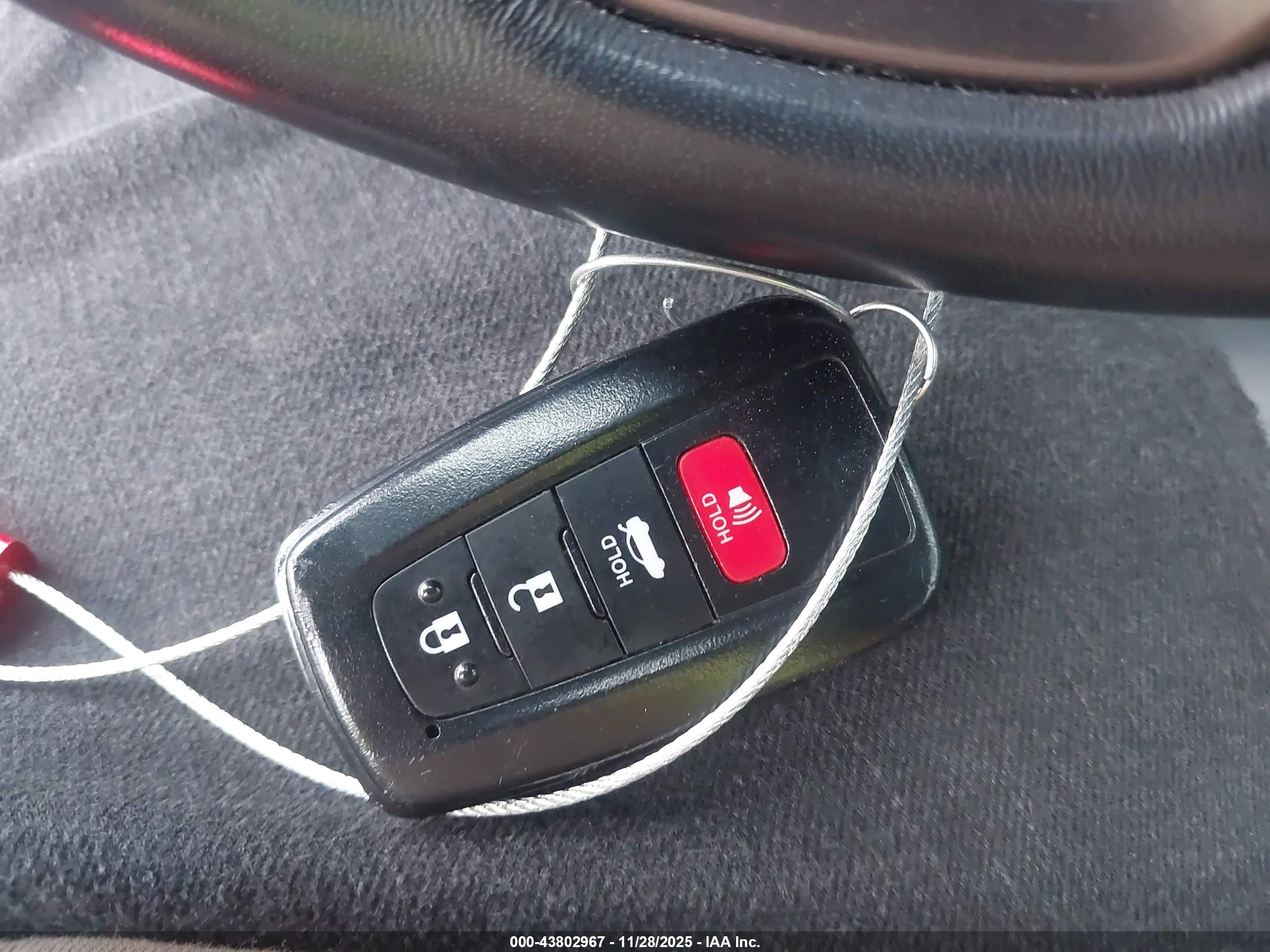 TOYOTA CAMRY image 11