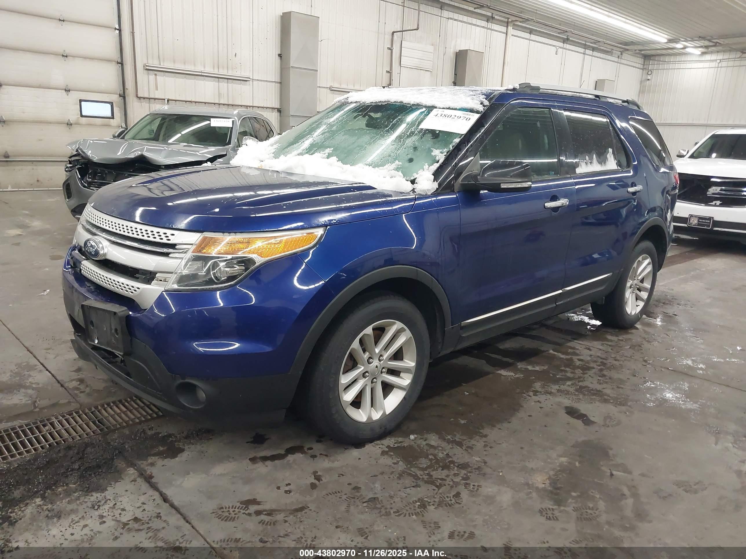 FORD EXPLORER image 2