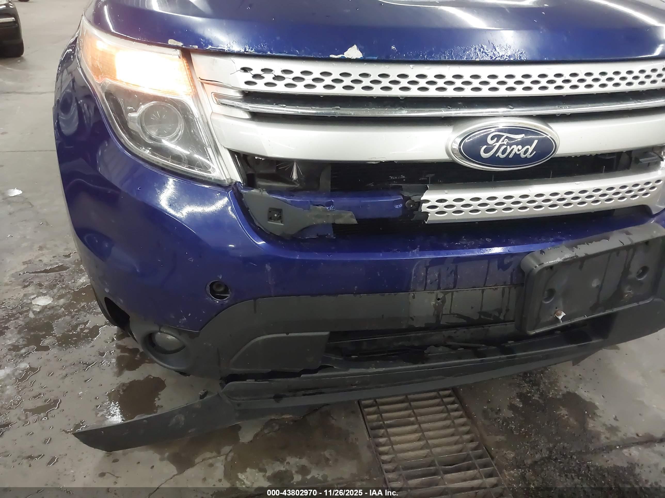 FORD EXPLORER image 6