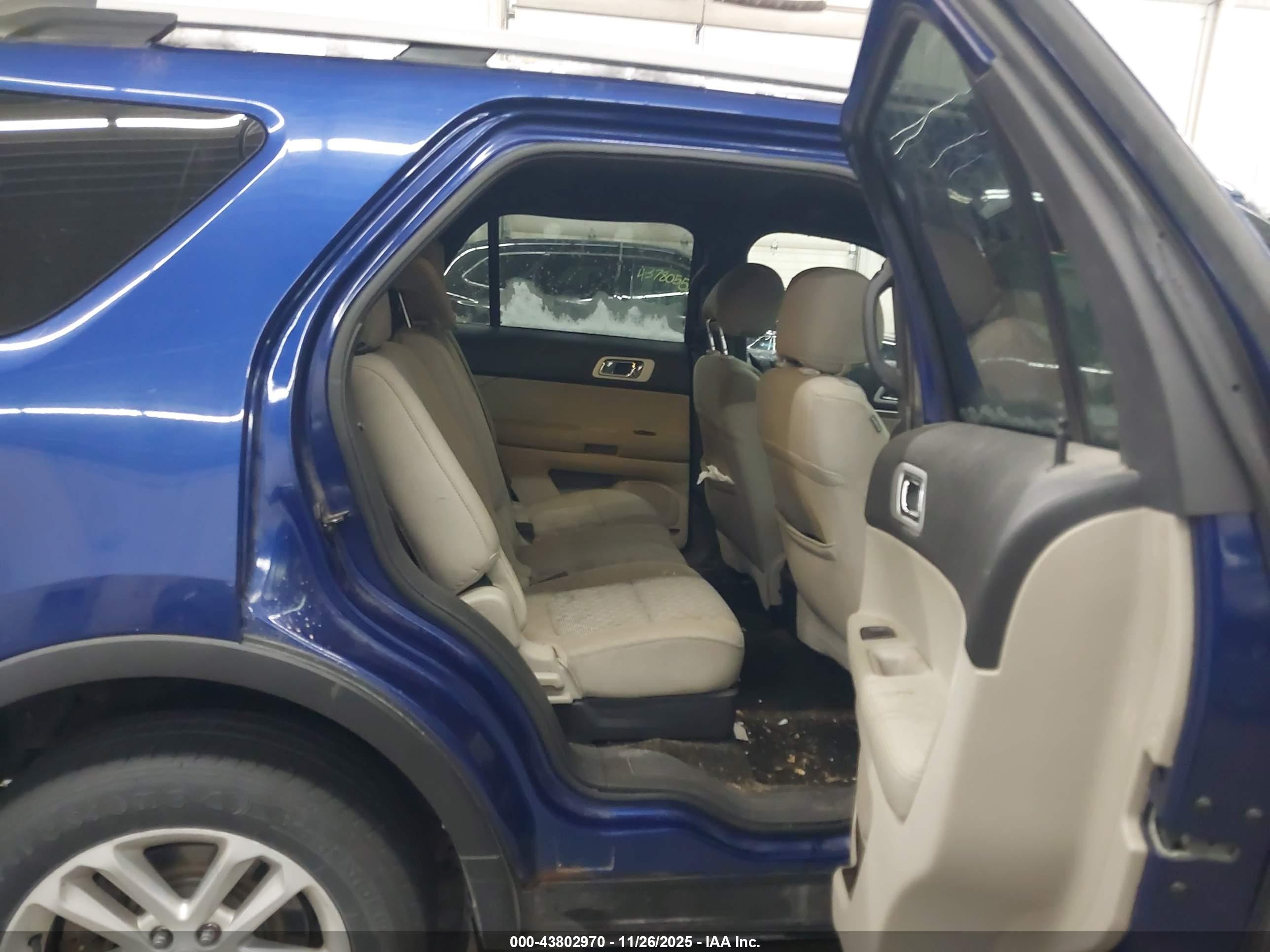 FORD EXPLORER image 8