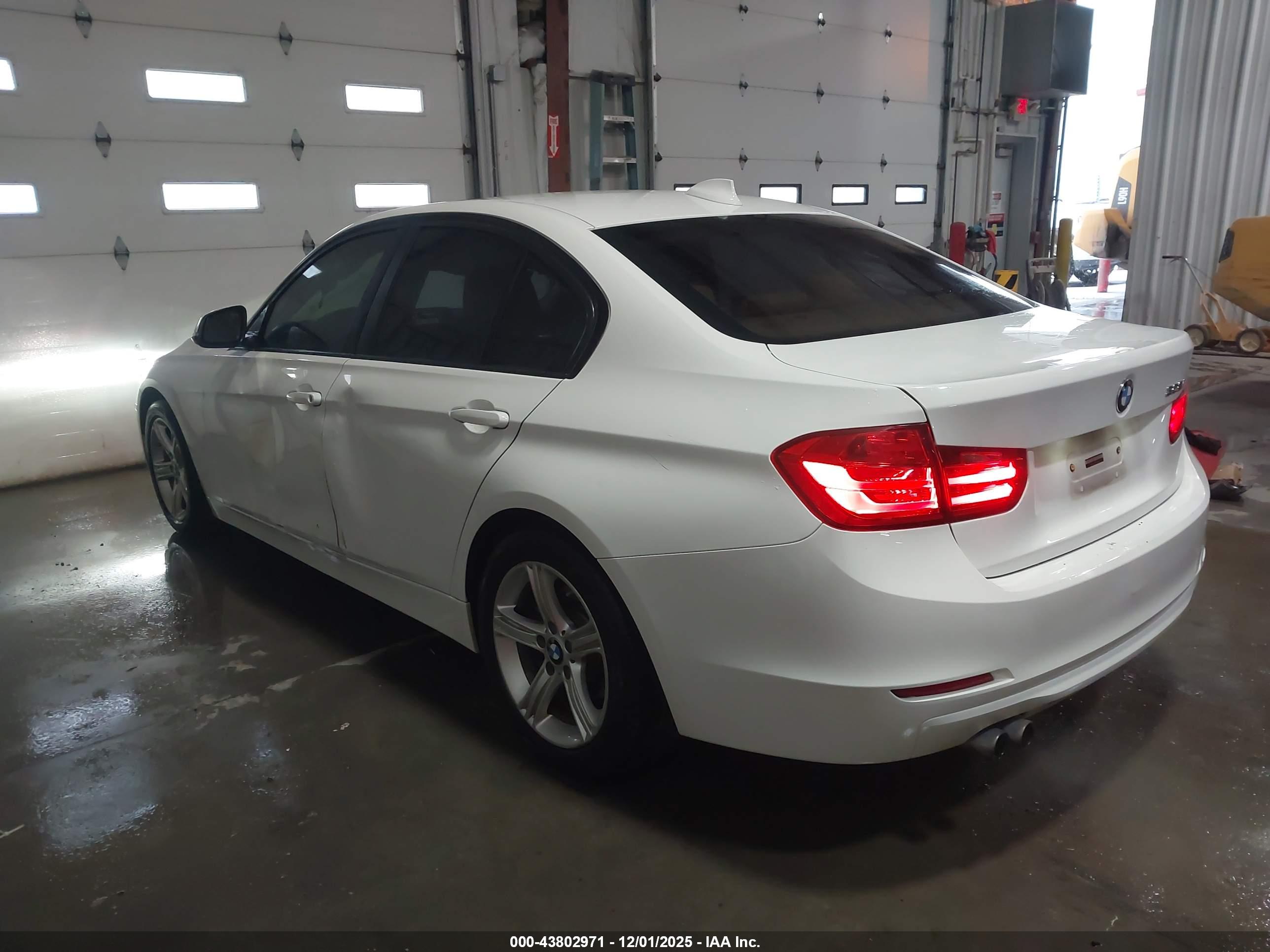 BMW 328I image 3