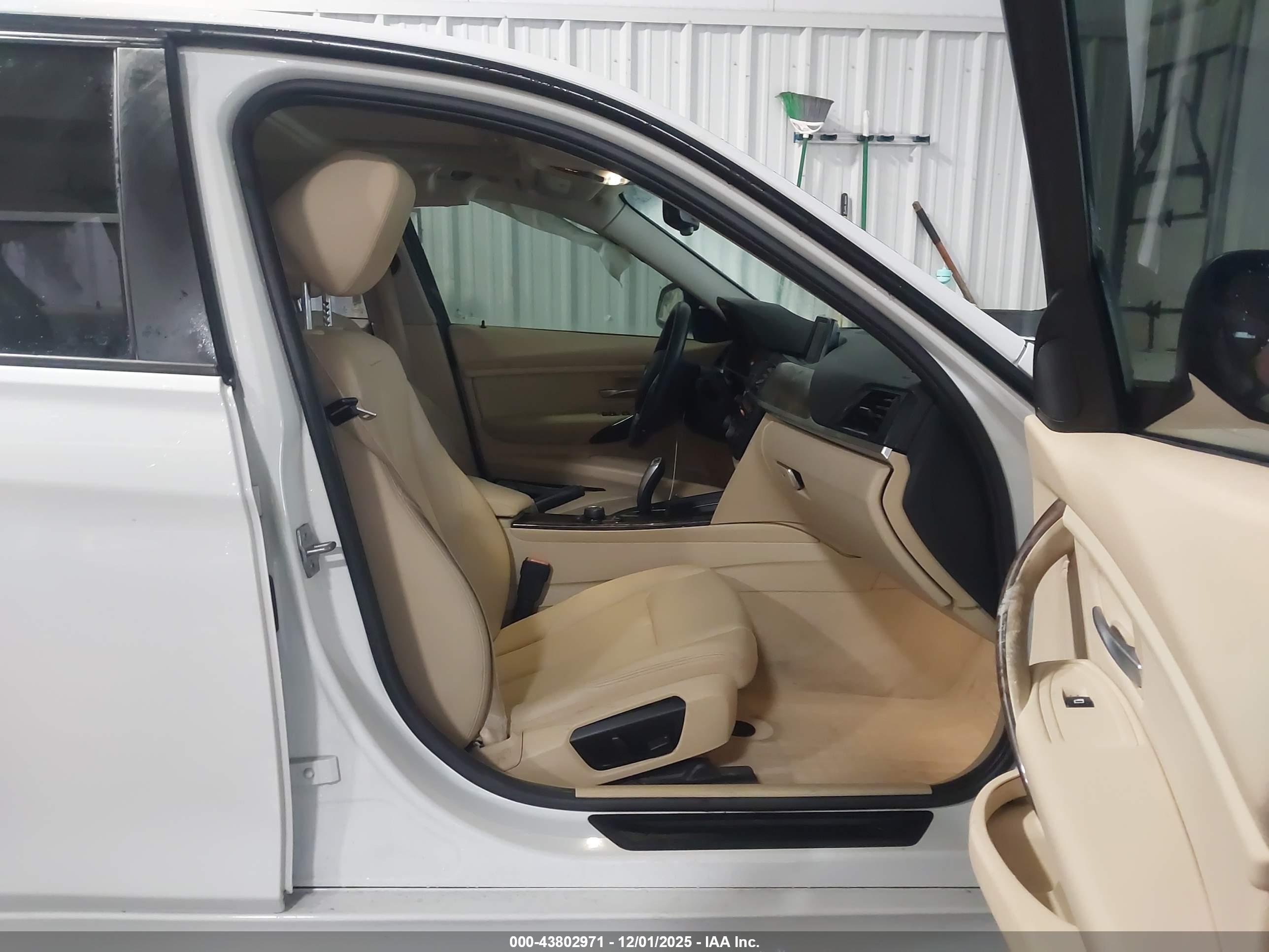 BMW 328I image 5