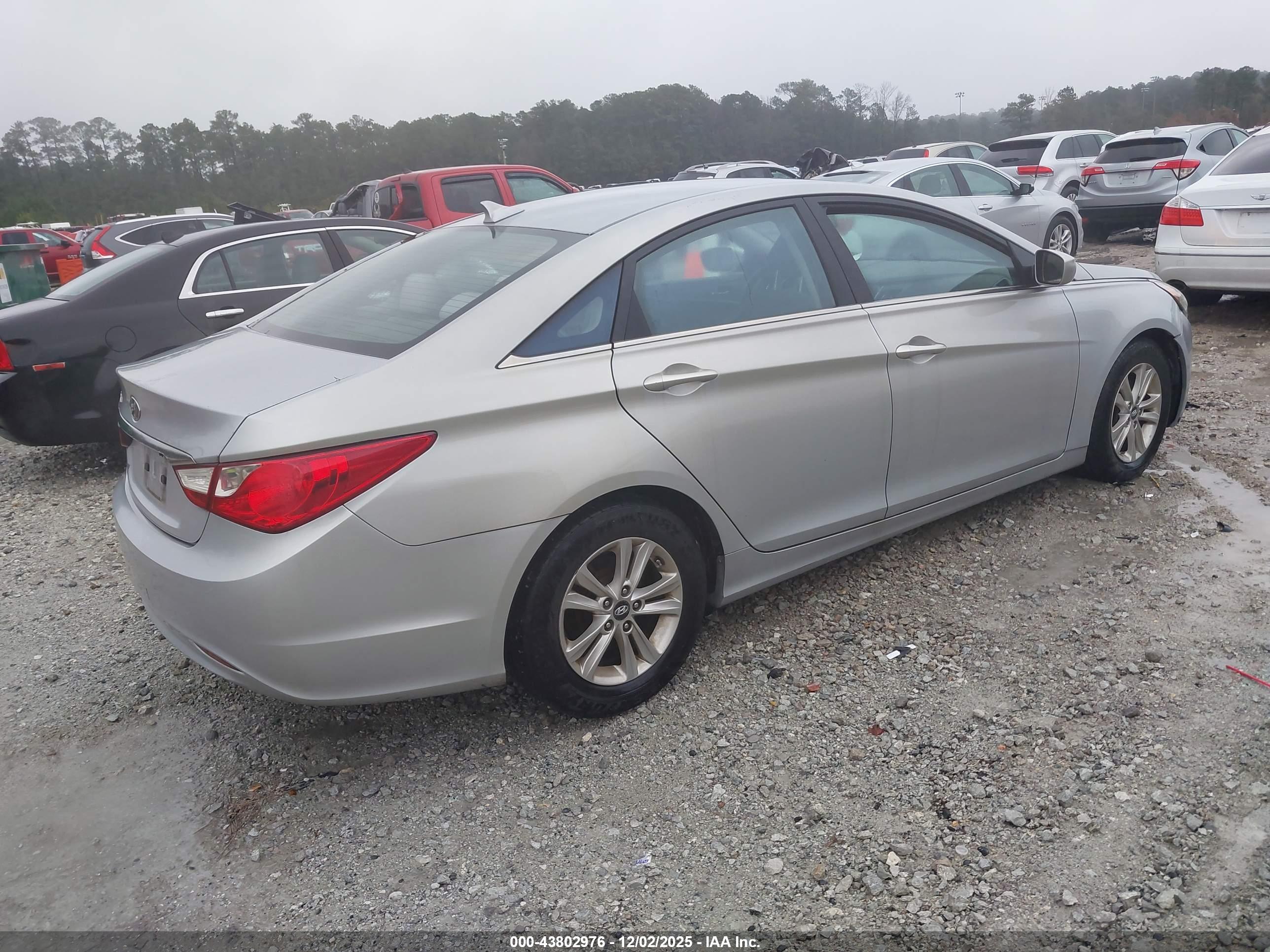 HYUNDAI SONATA image 4