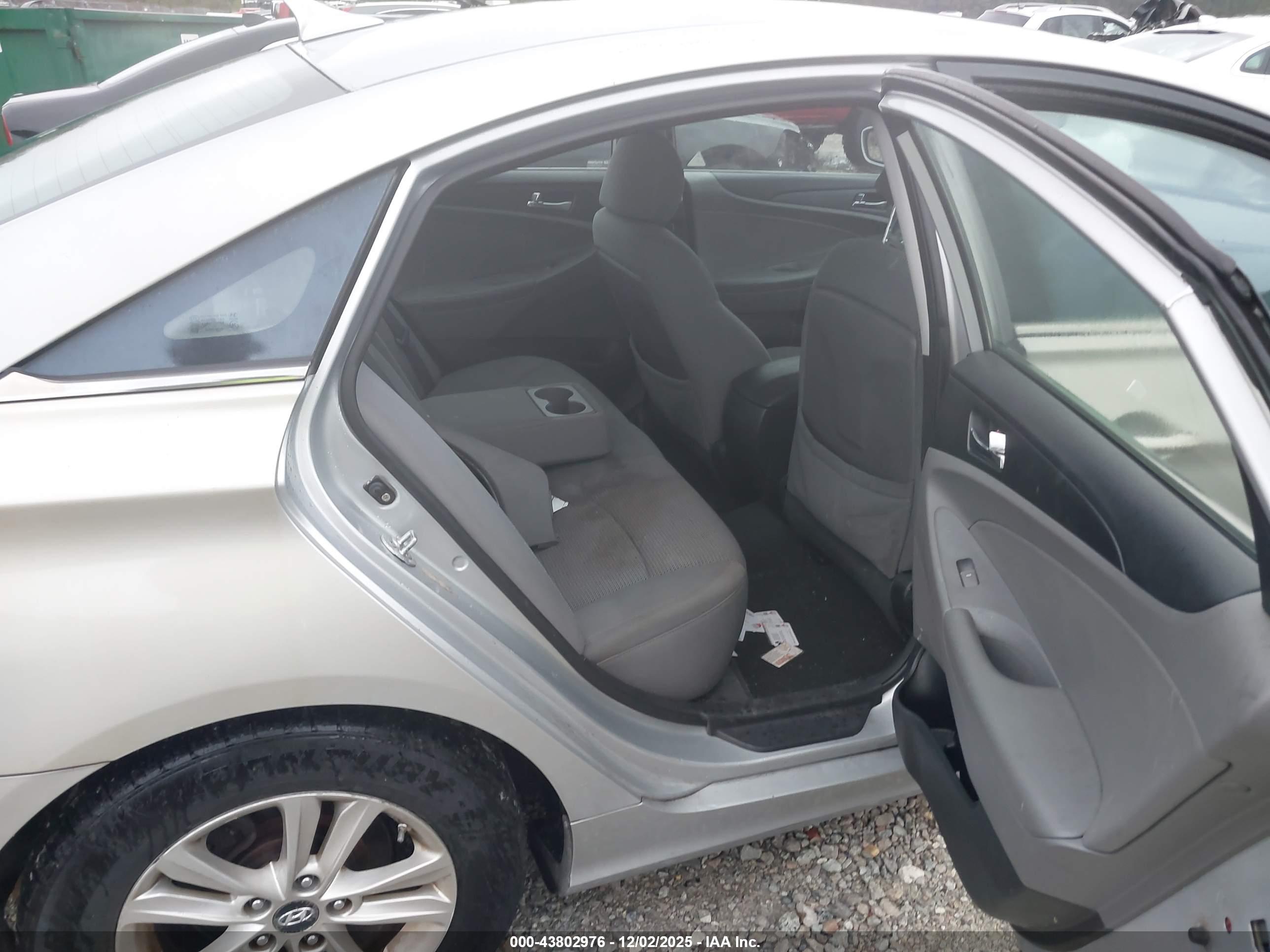 HYUNDAI SONATA image 8