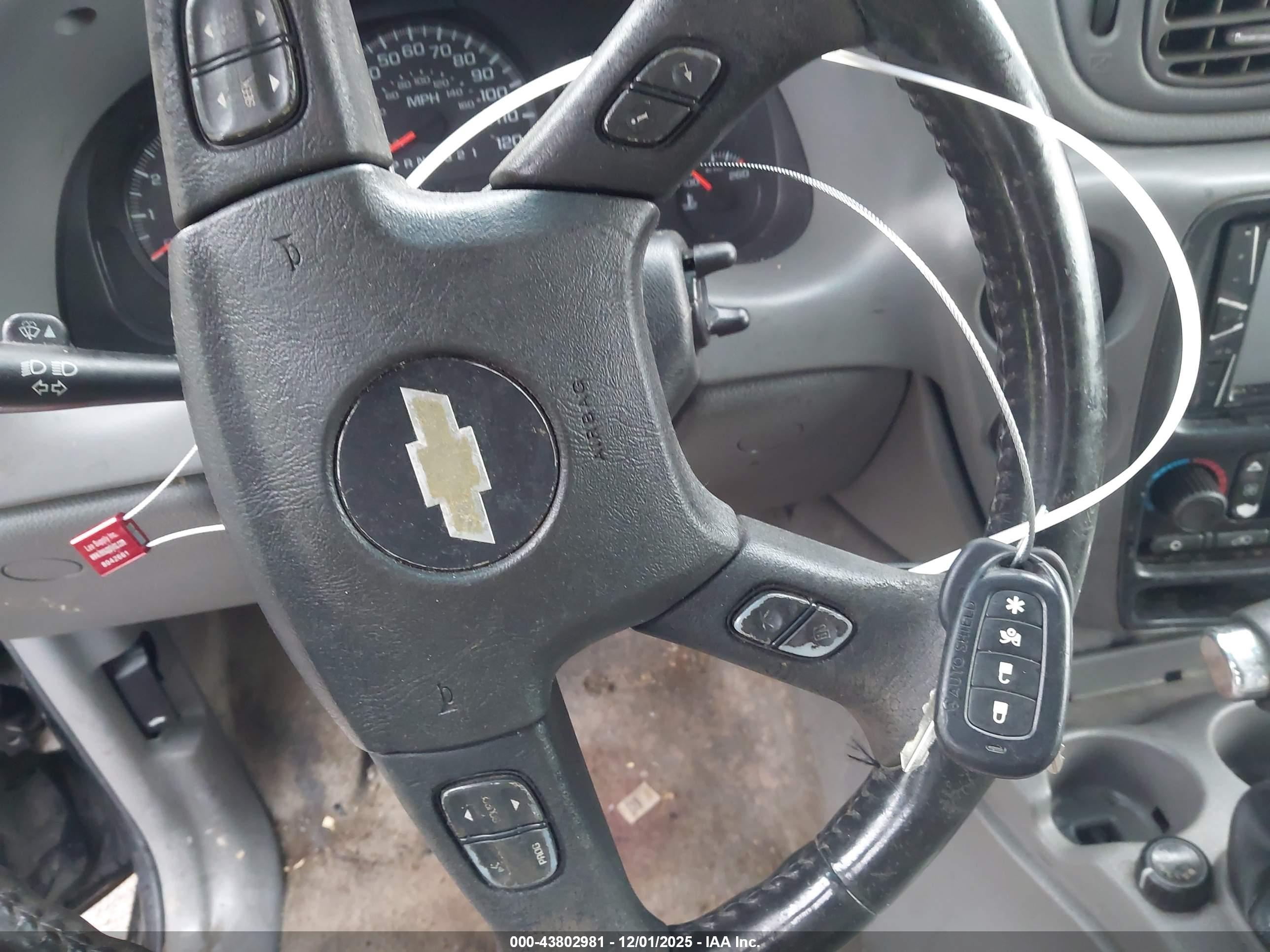 CHEVROLET TRAILBLAZER image 11