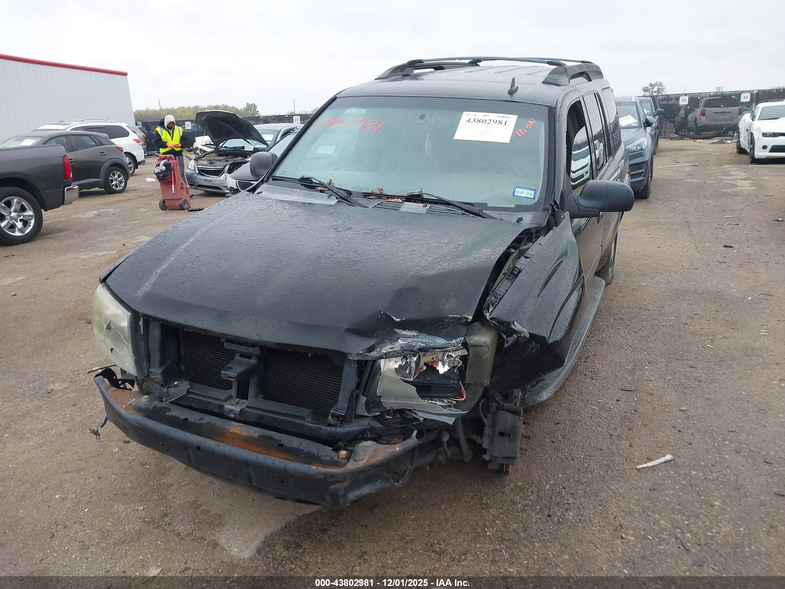 CHEVROLET TRAILBLAZER image 2