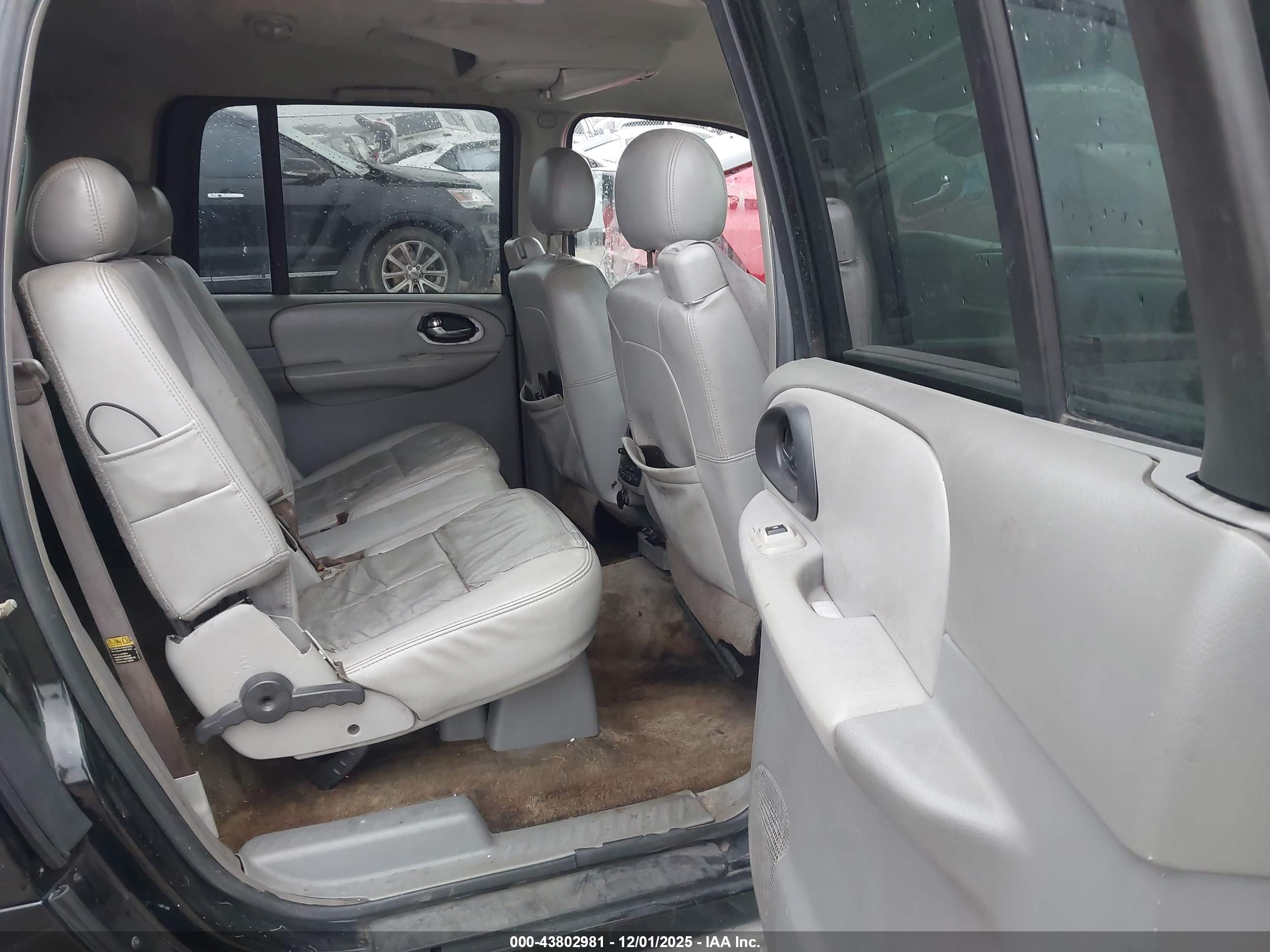 CHEVROLET TRAILBLAZER image 8