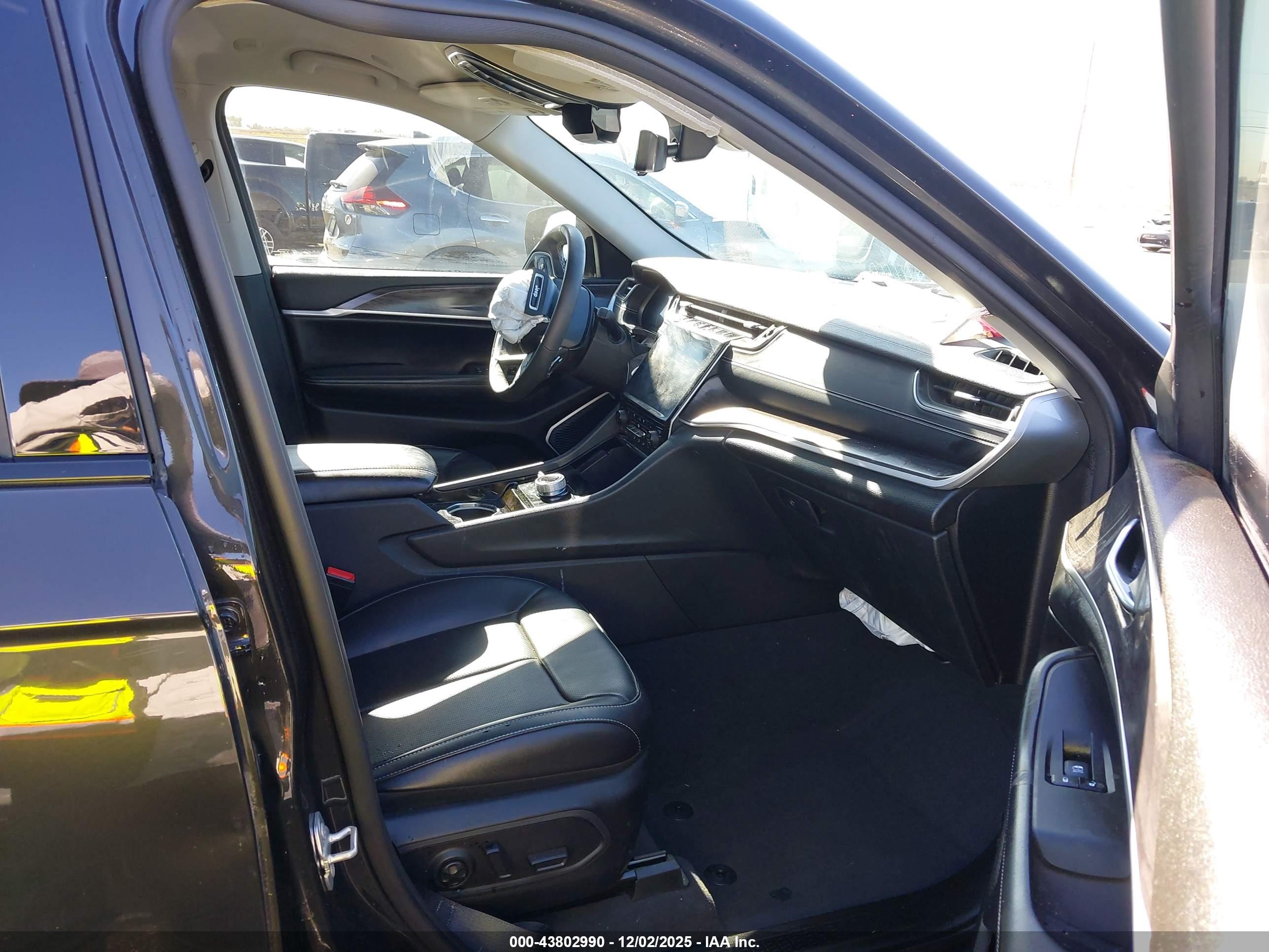 JEEP GRAND image 5