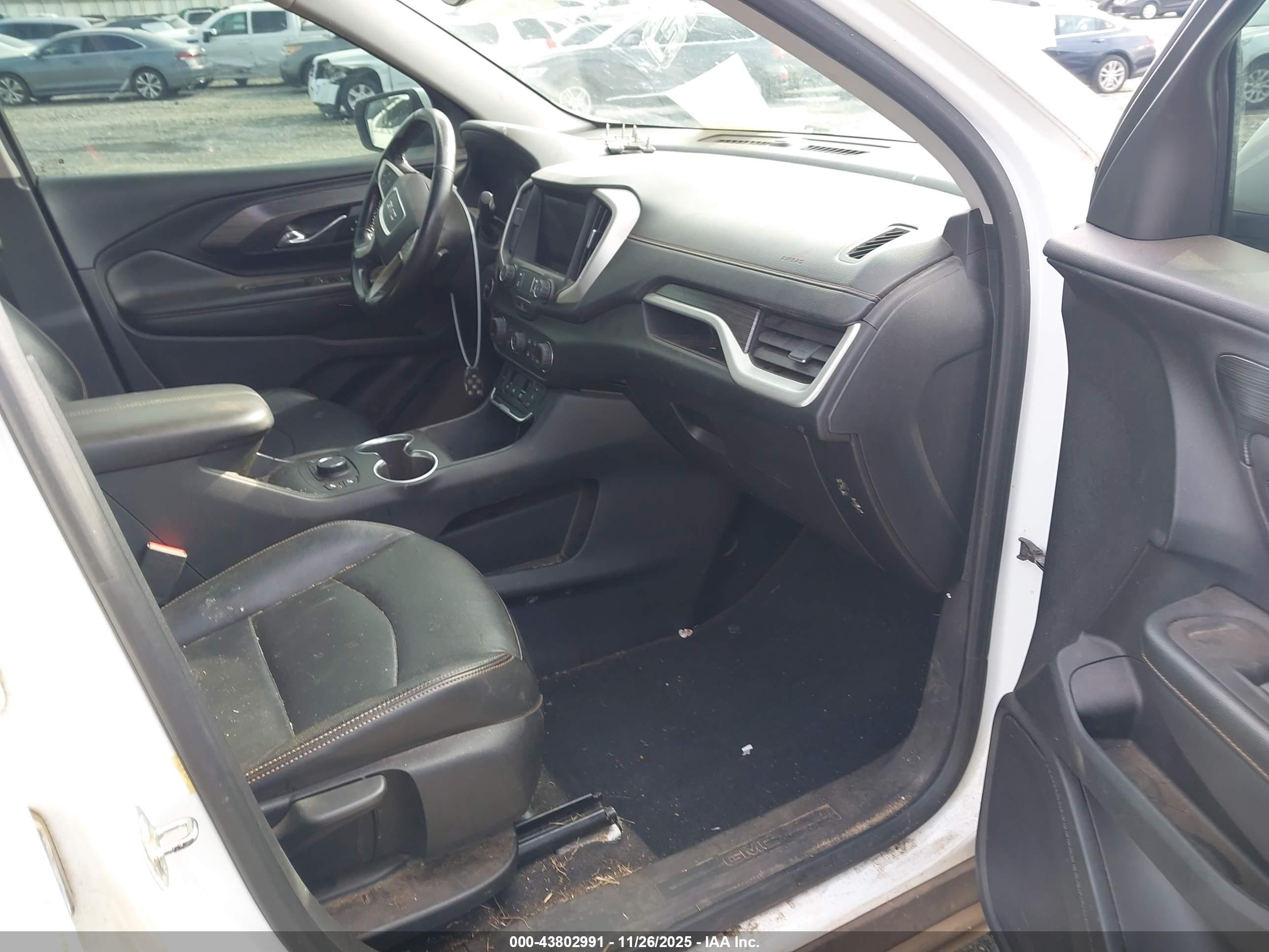 GMC TERRAIN image 5