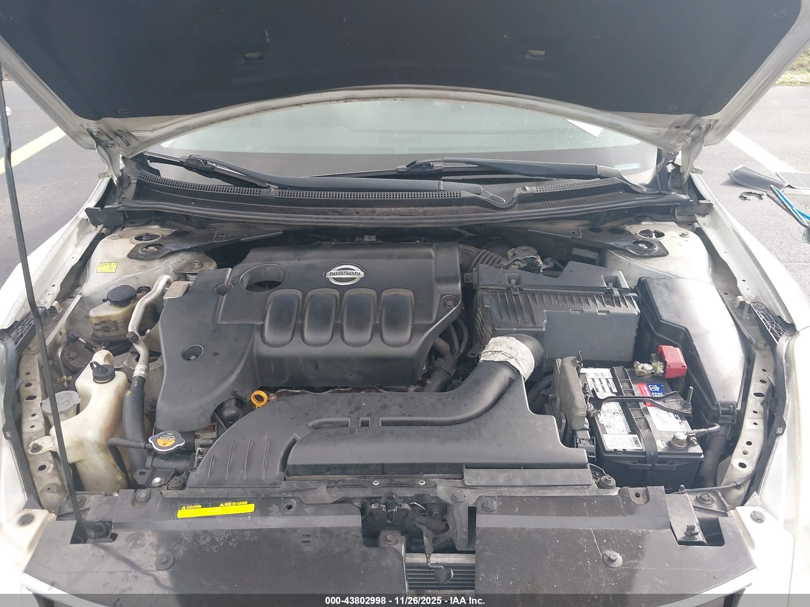 NISSAN ALTIMA image 10