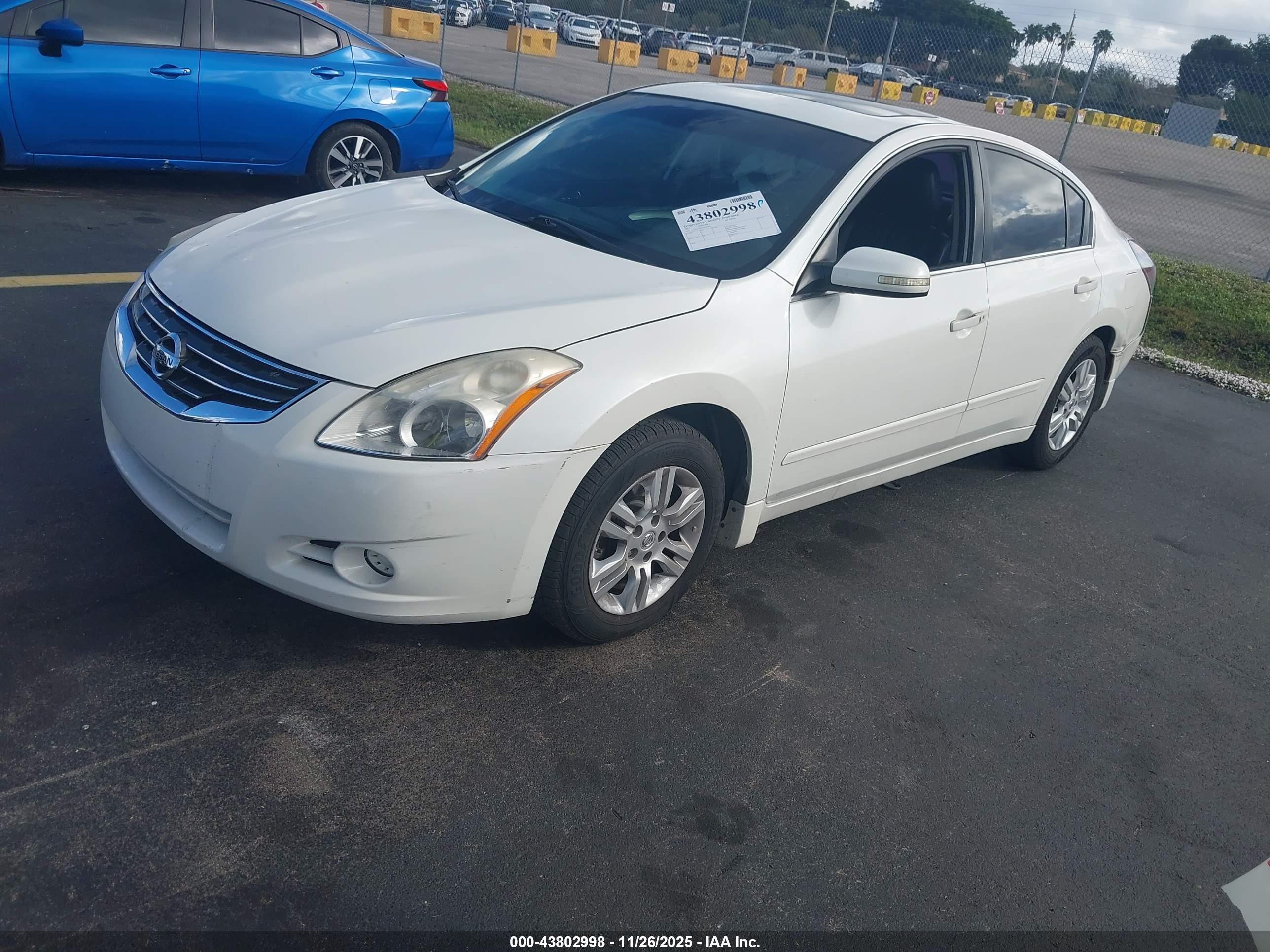 NISSAN ALTIMA image 2