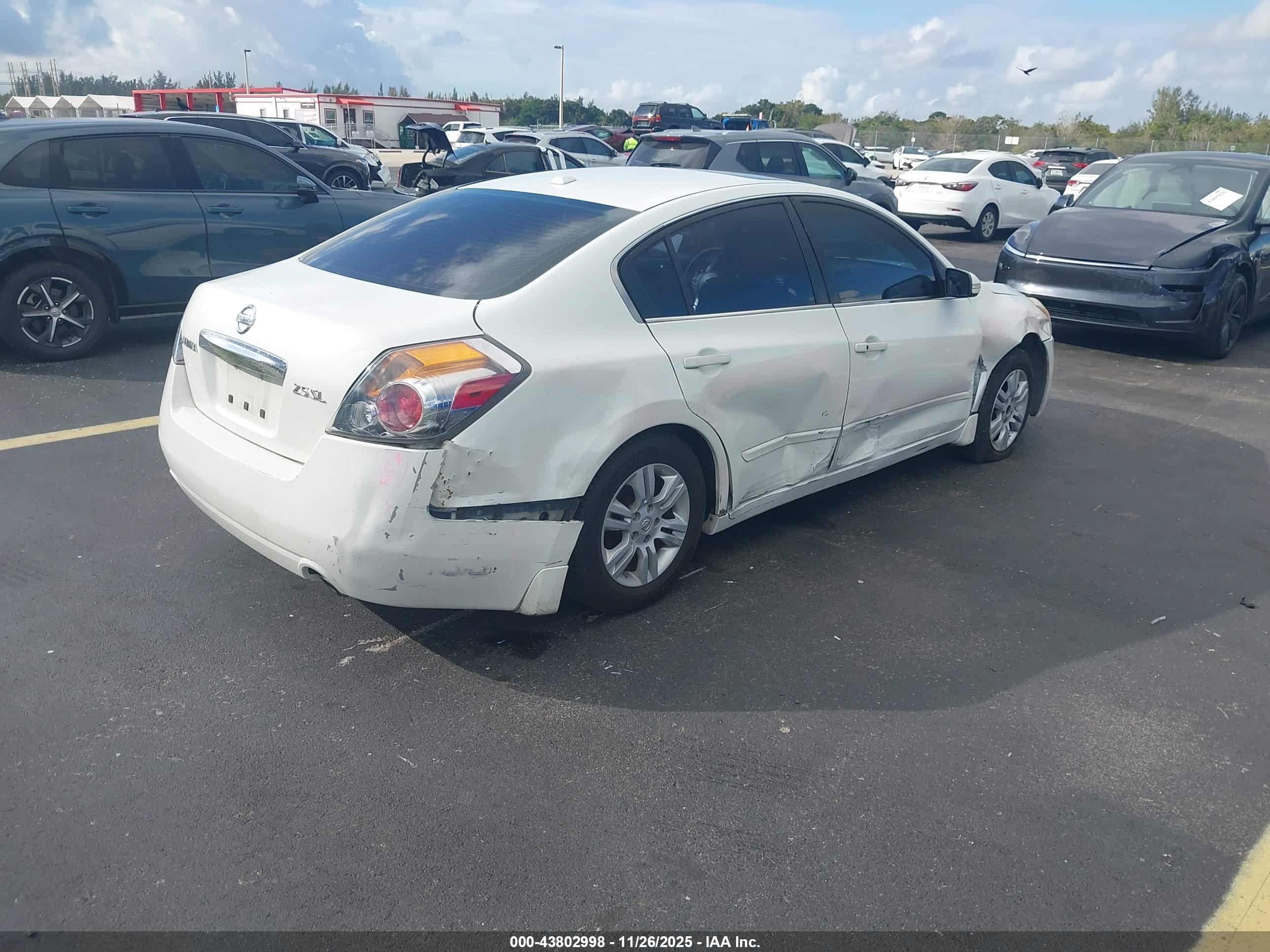 NISSAN ALTIMA image 4