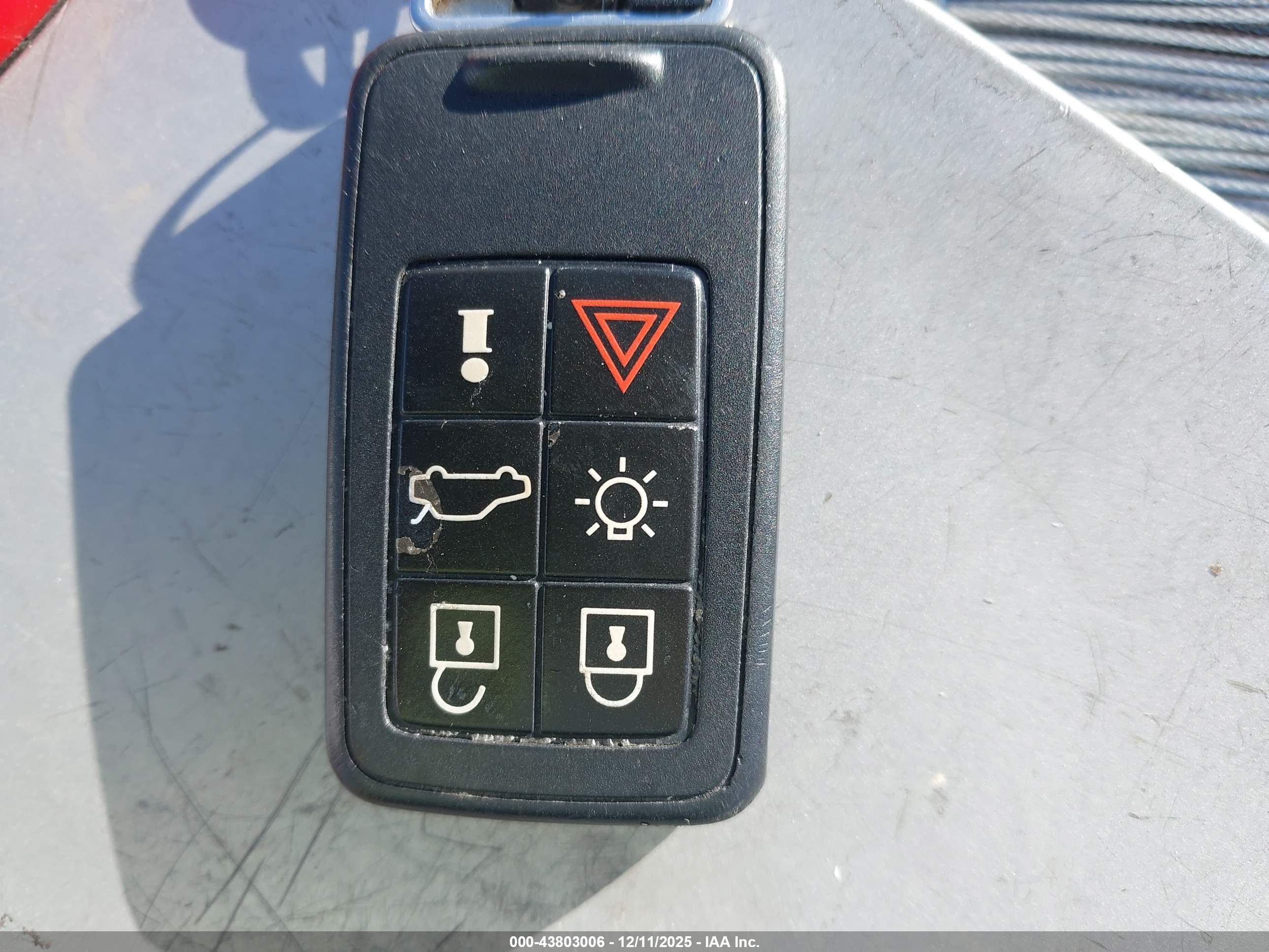 VOLVO XC60 image 11