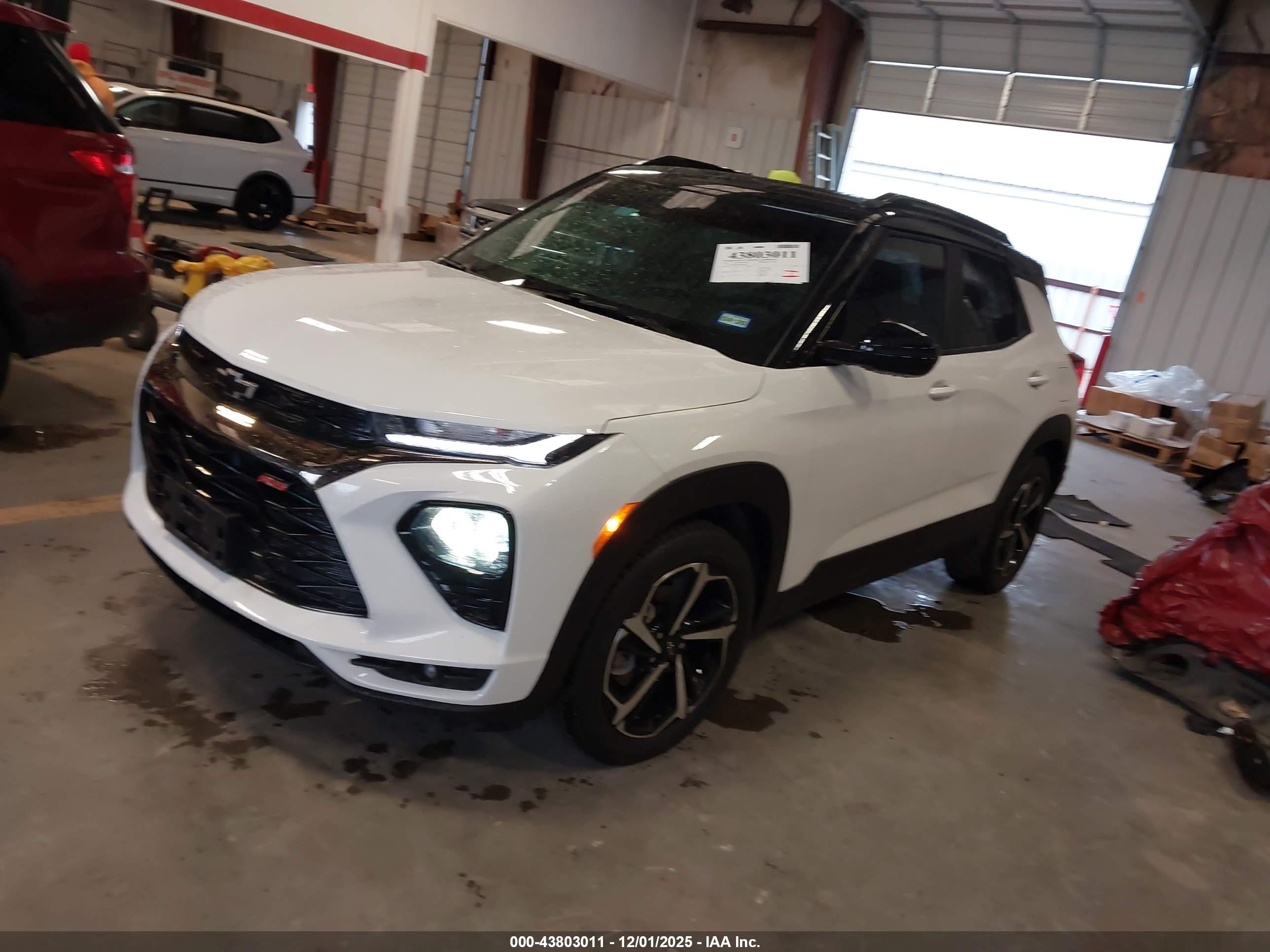 CHEVROLET TRAILBLAZER image 2
