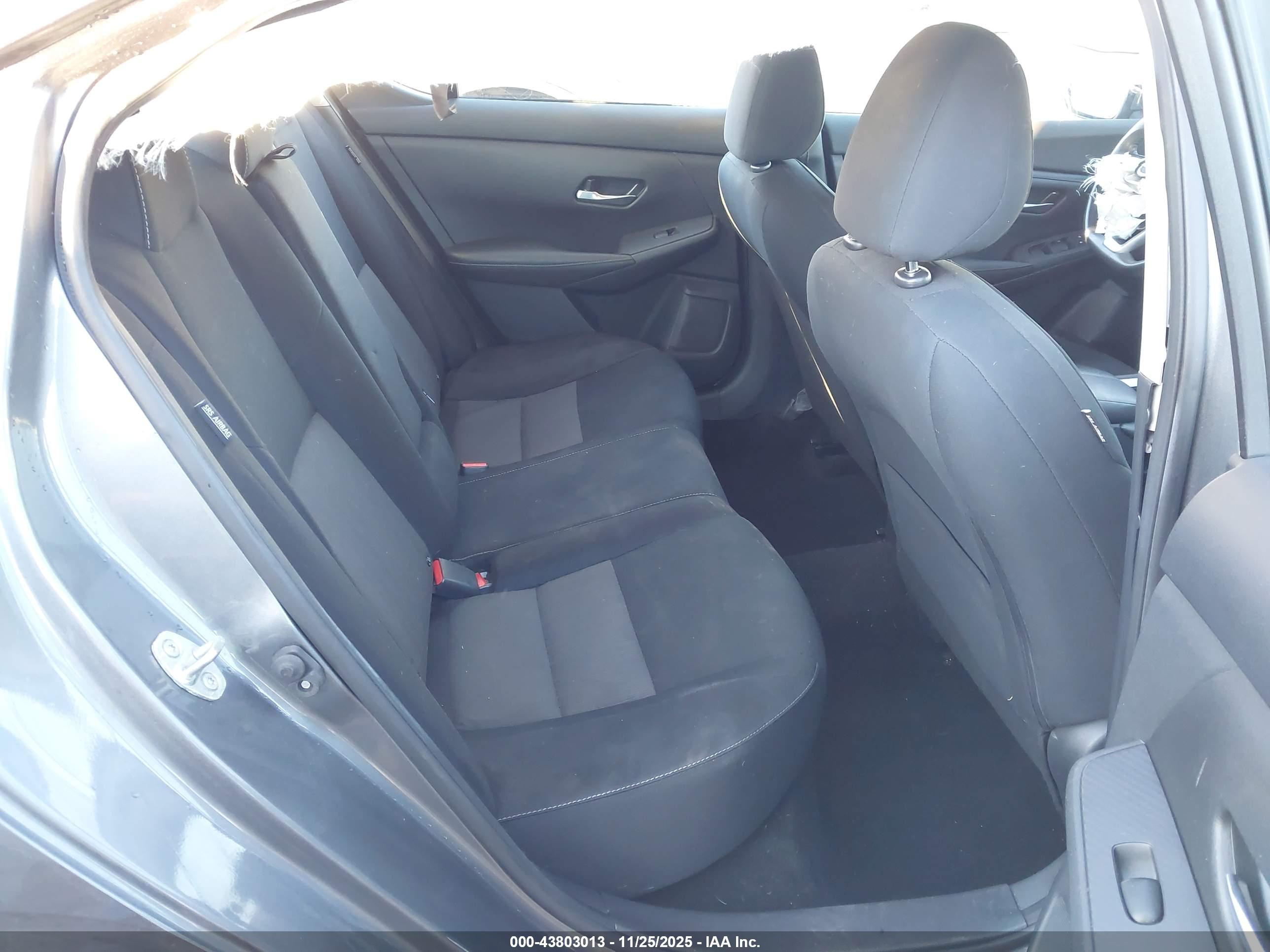 NISSAN SENTRA image 8
