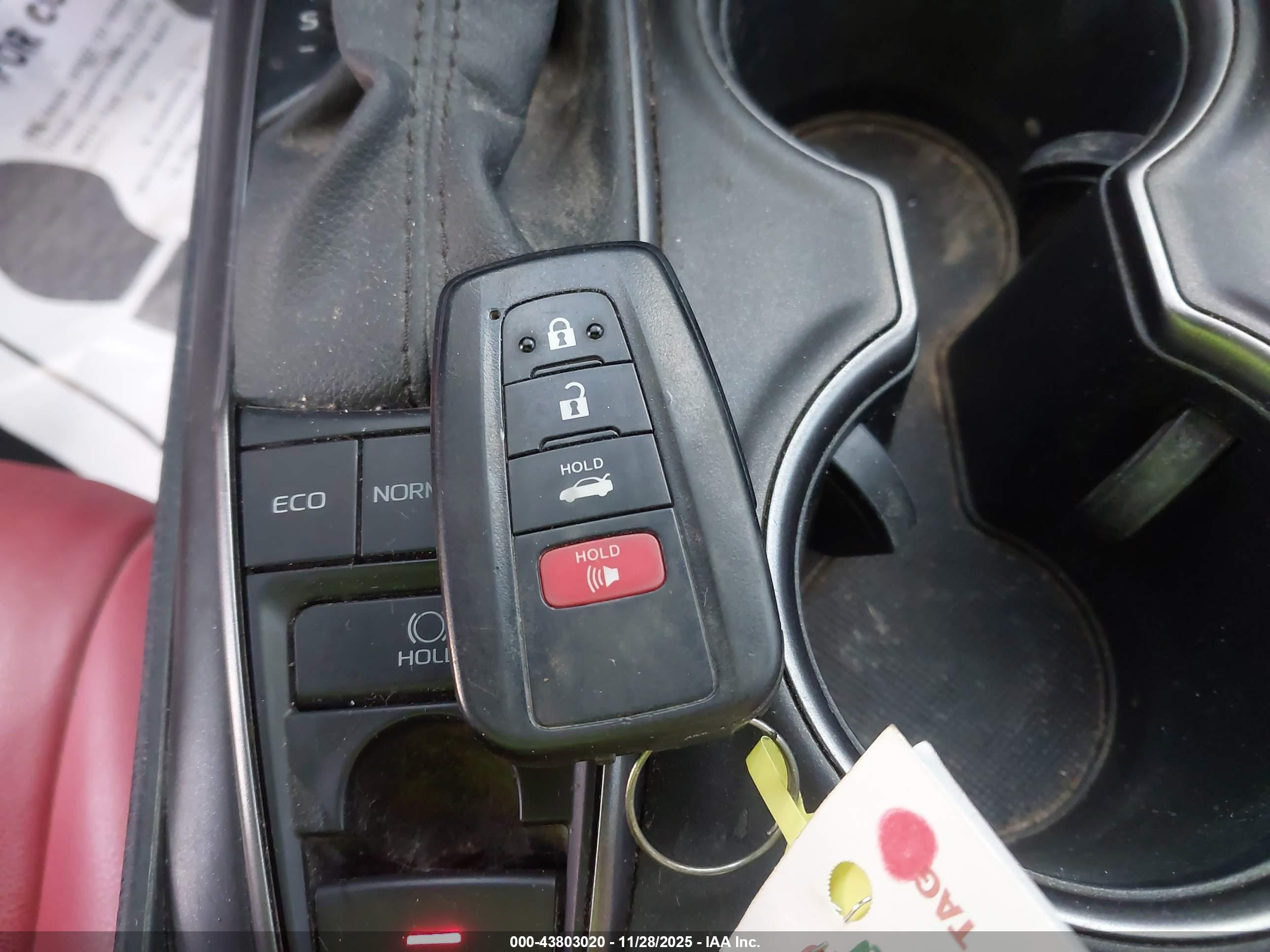 TOYOTA CAMRY image 11