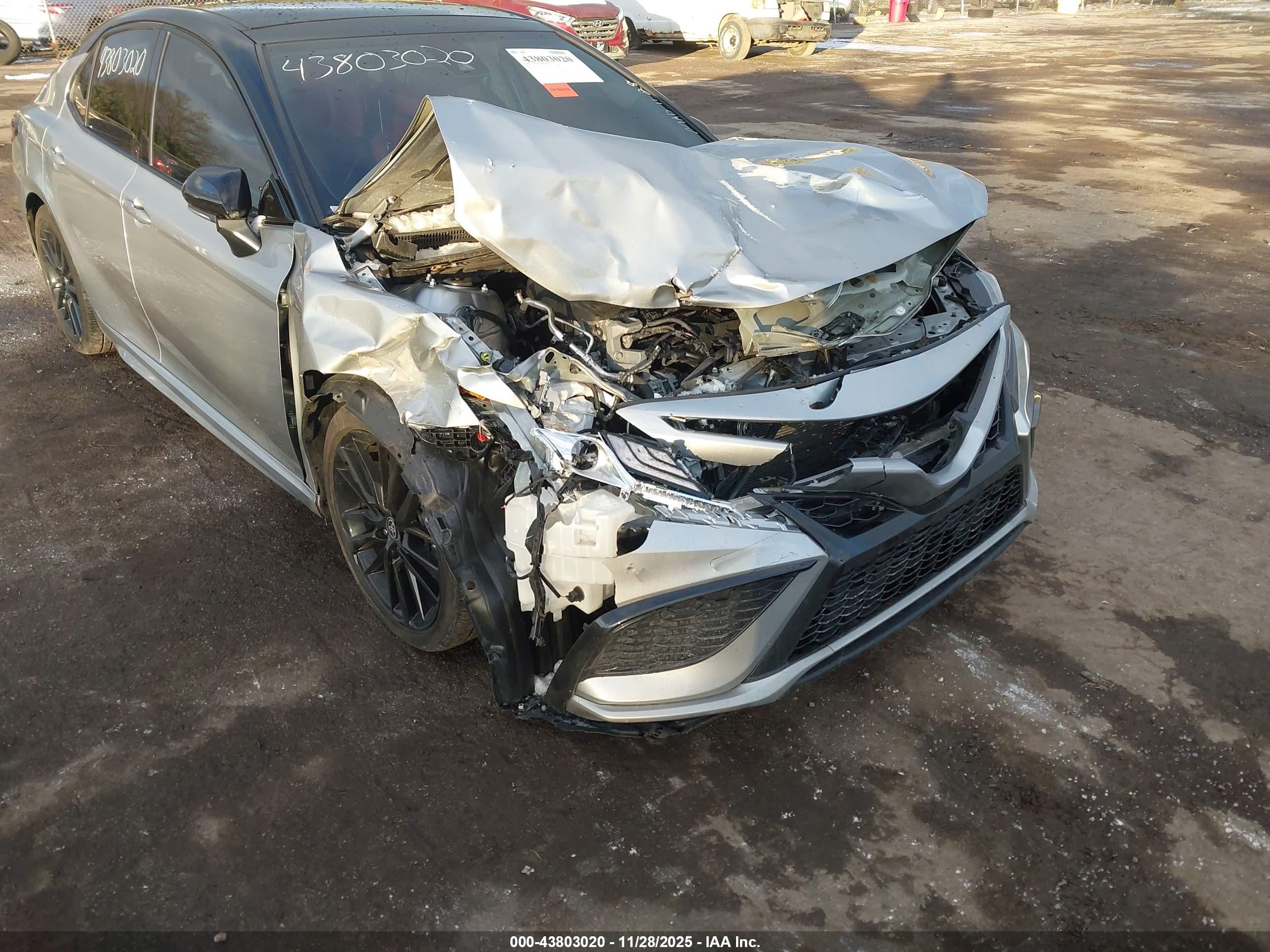 TOYOTA CAMRY image 6