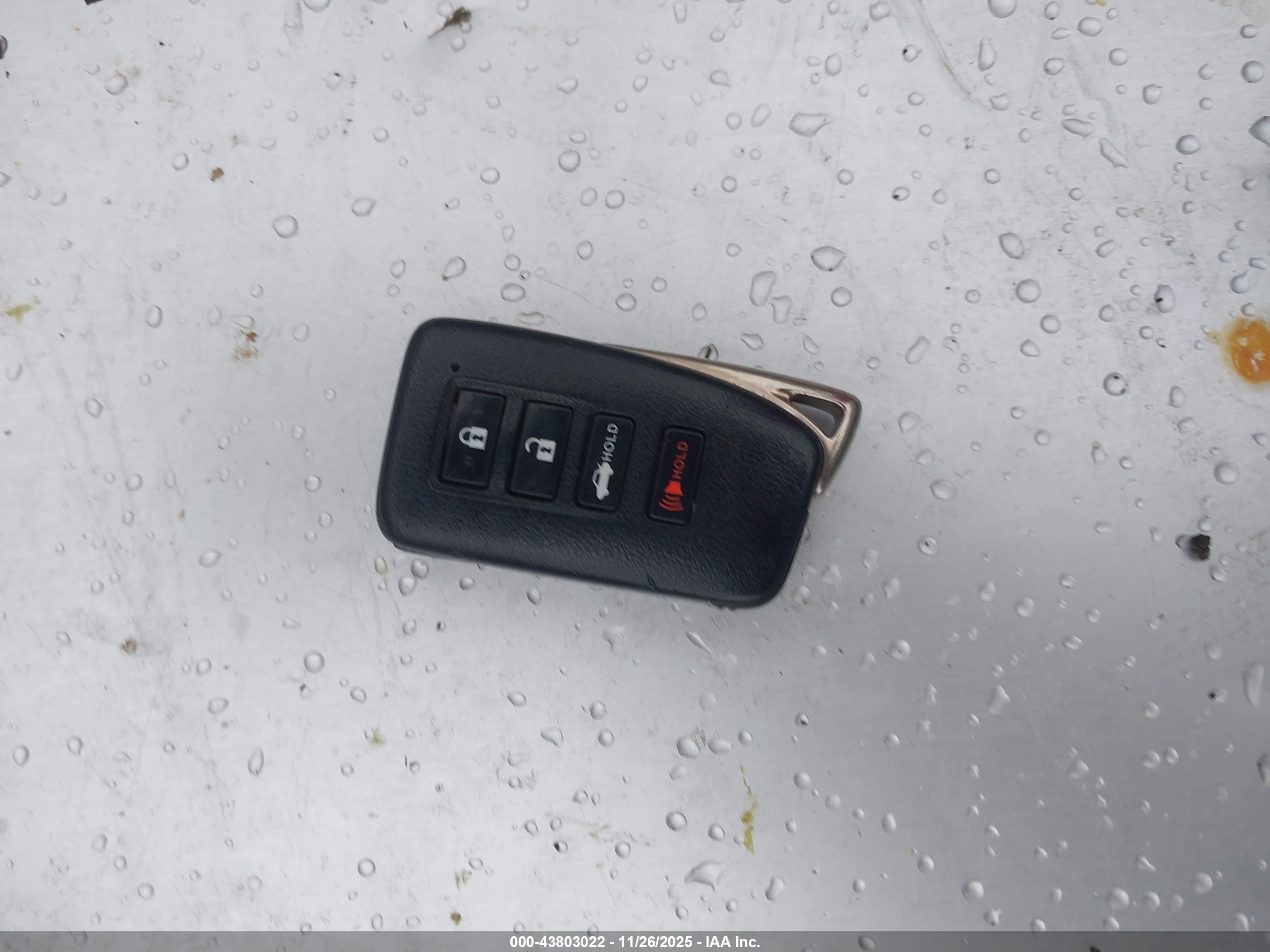 LEXUS ES image 11