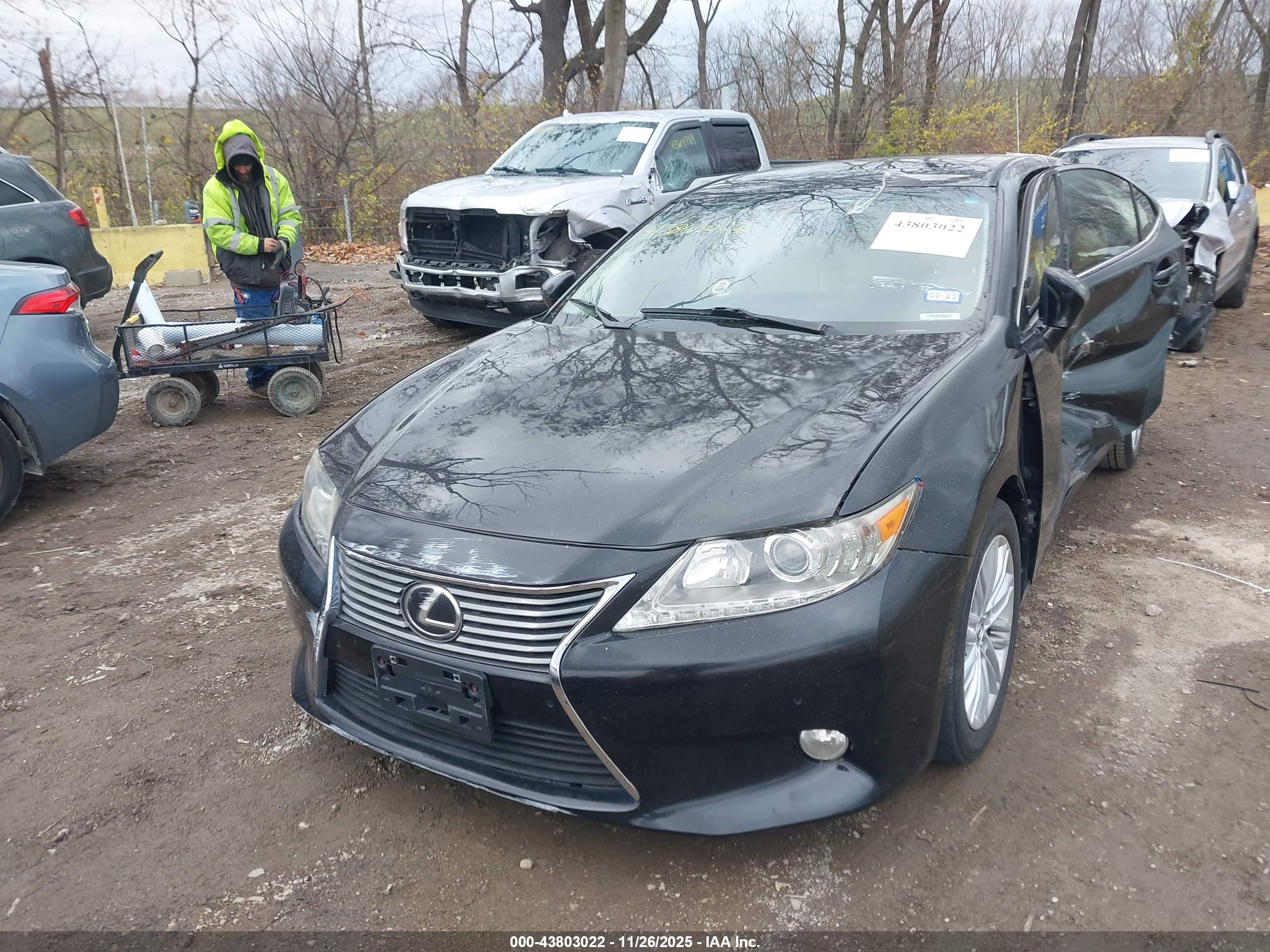 LEXUS ES image 2