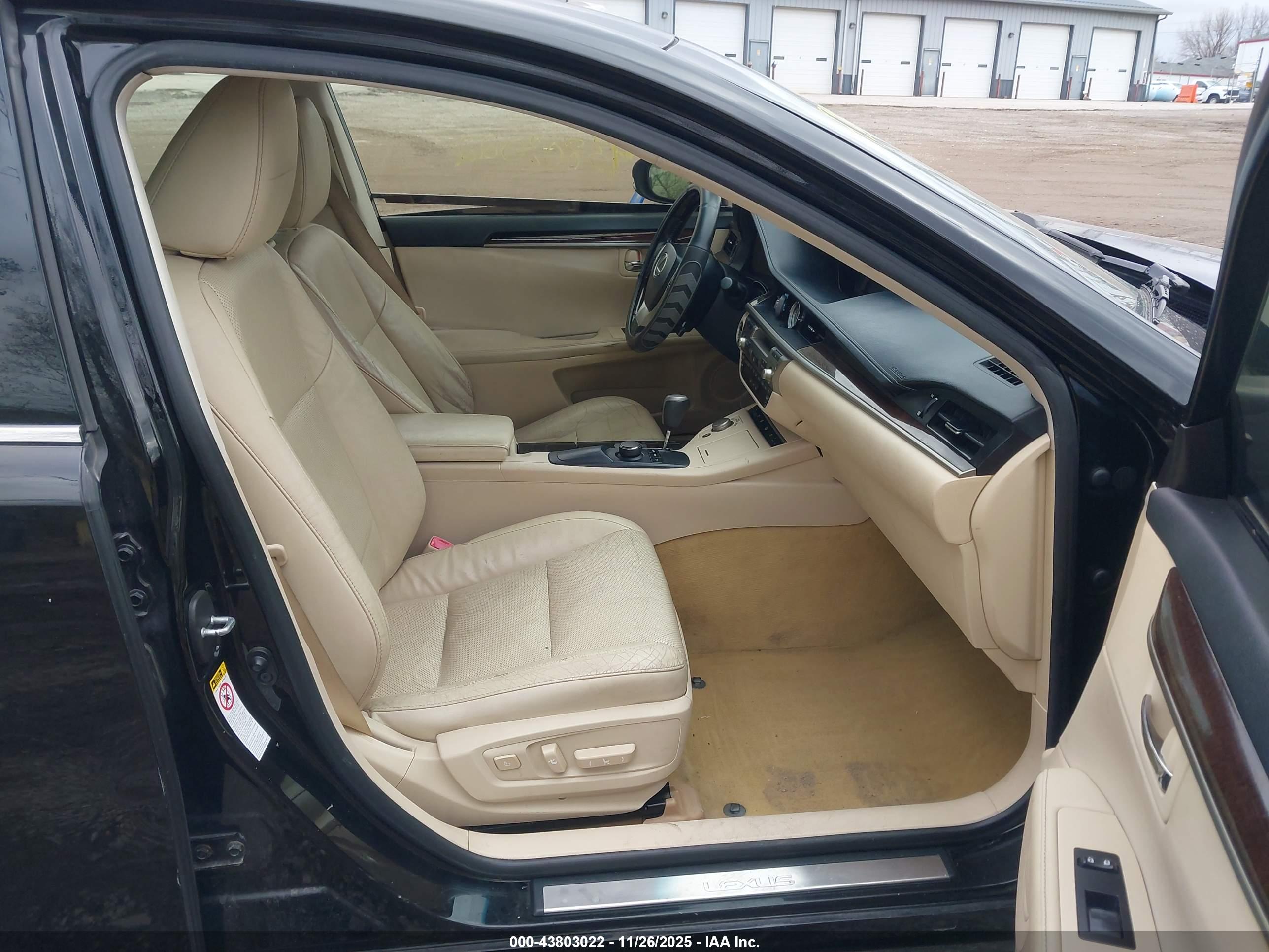 LEXUS ES image 5