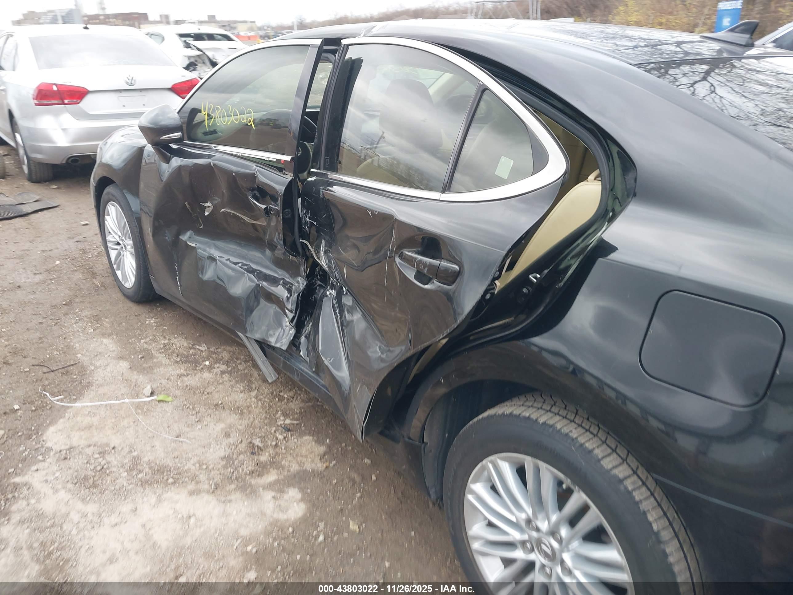 LEXUS ES image 6