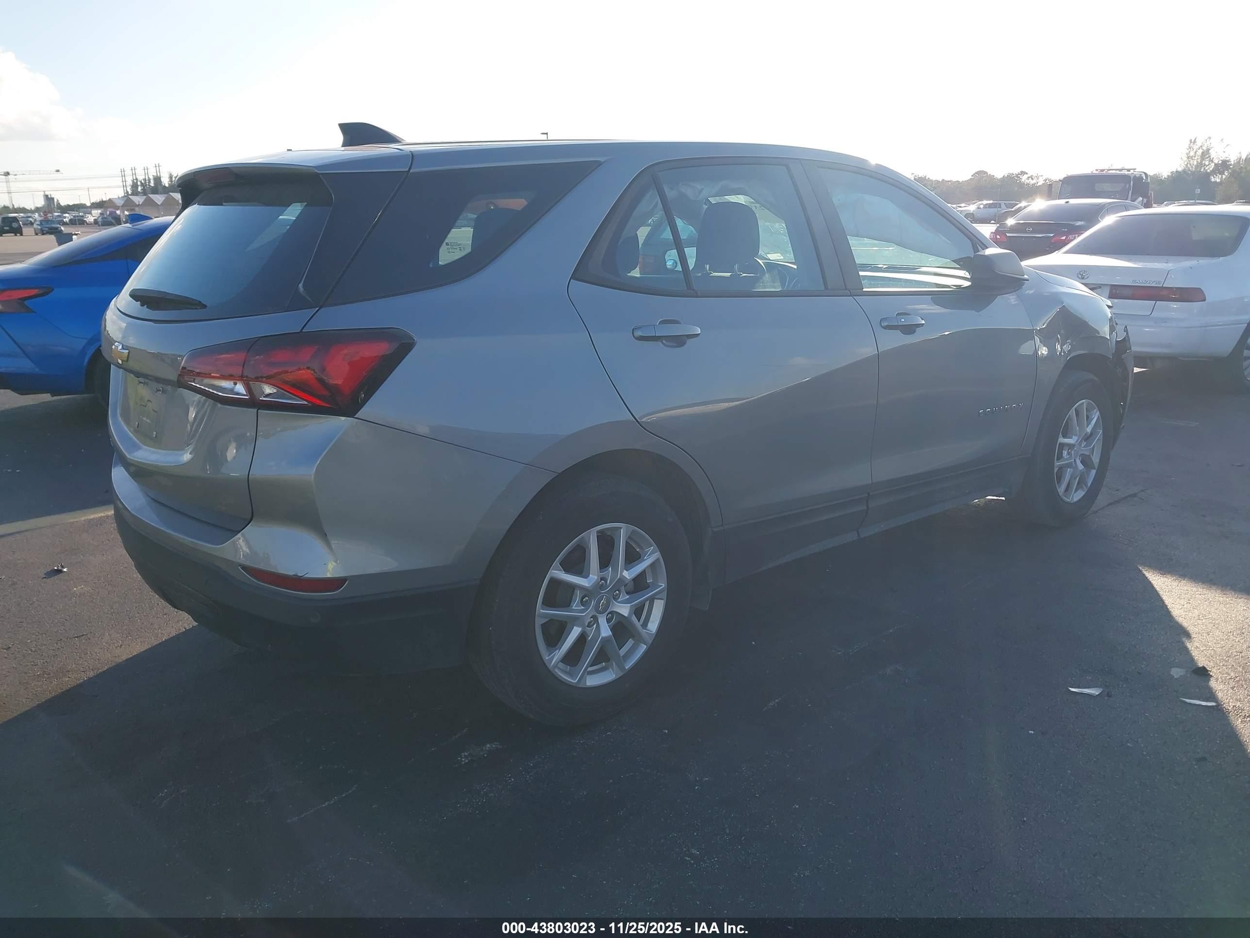 CHEVROLET EQUINOX image 4