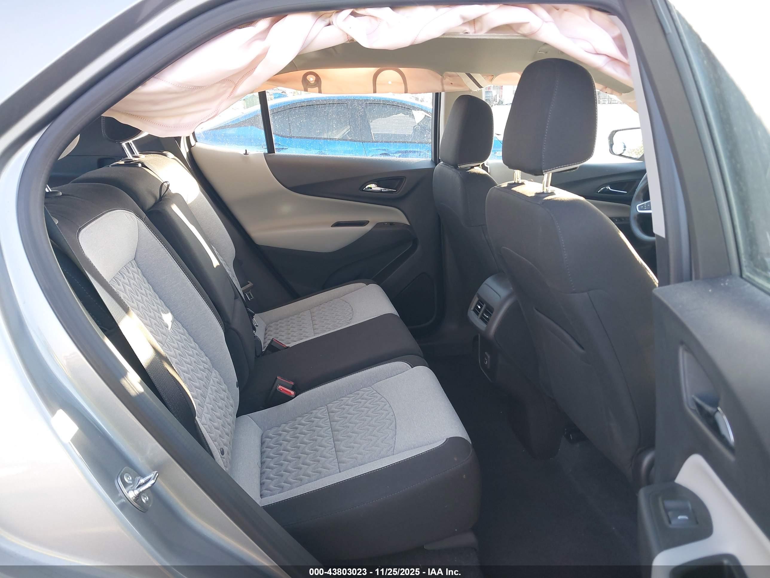 CHEVROLET EQUINOX image 8