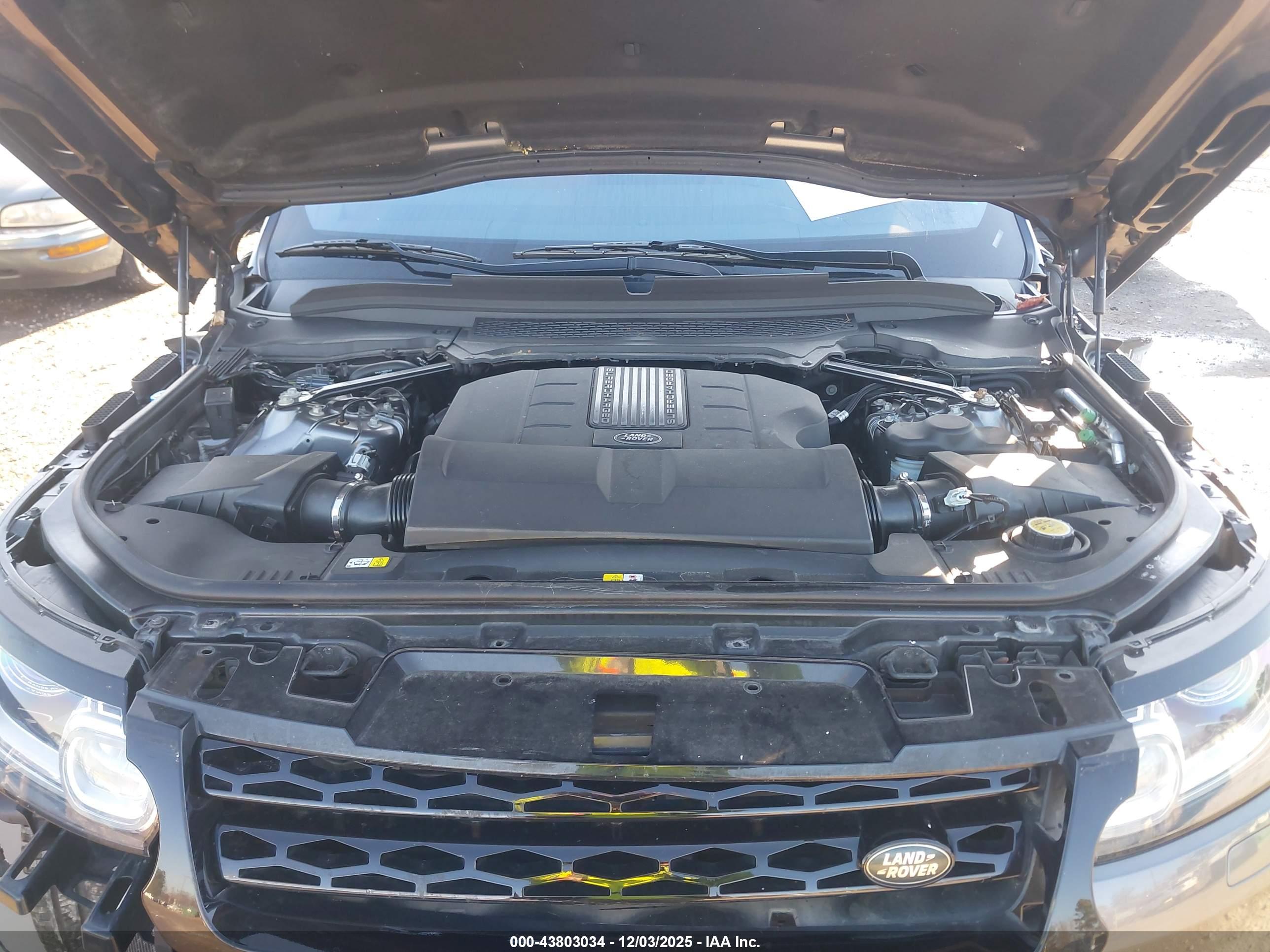 LAND ROVER image 10
