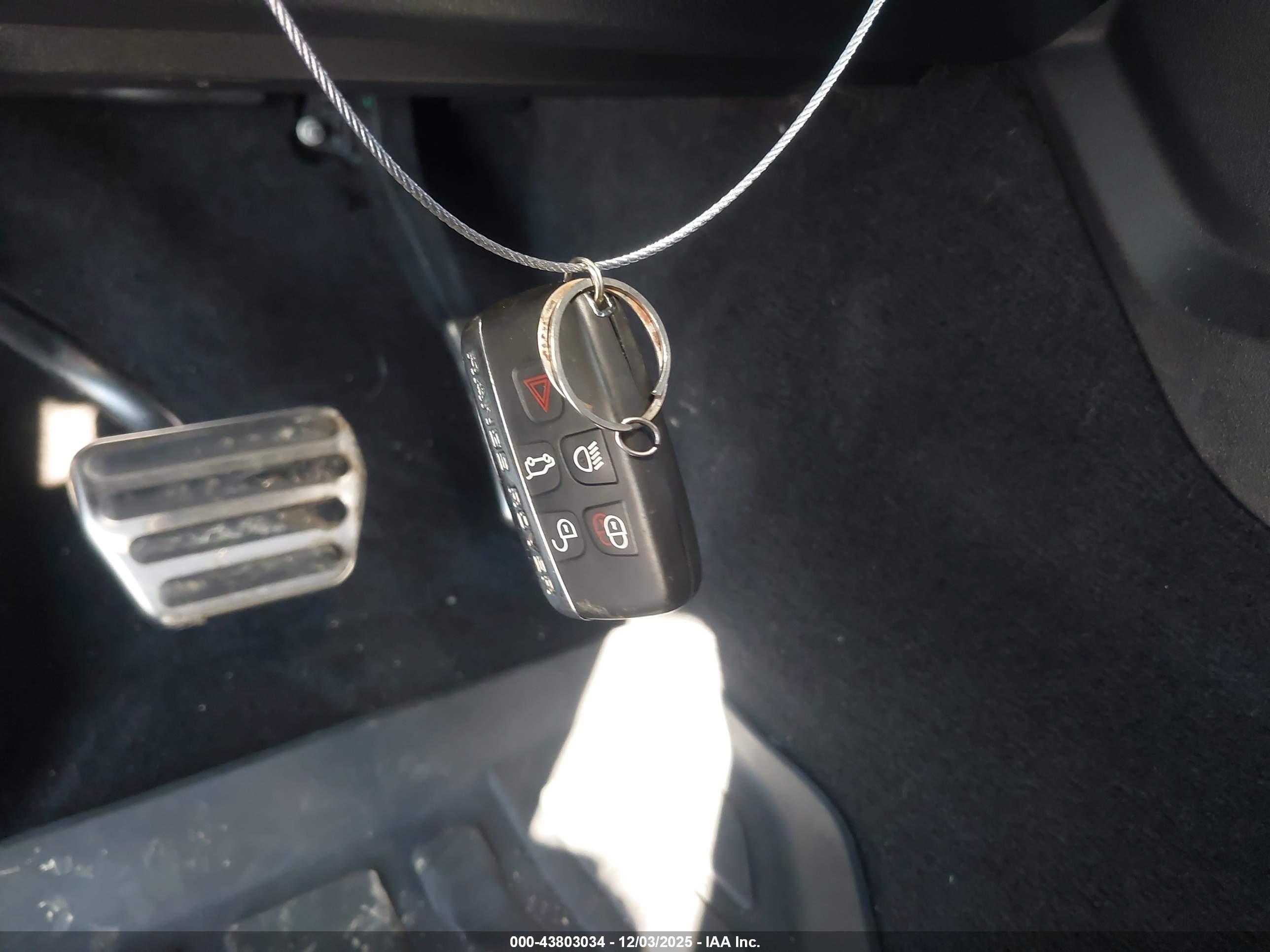 LAND ROVER image 11