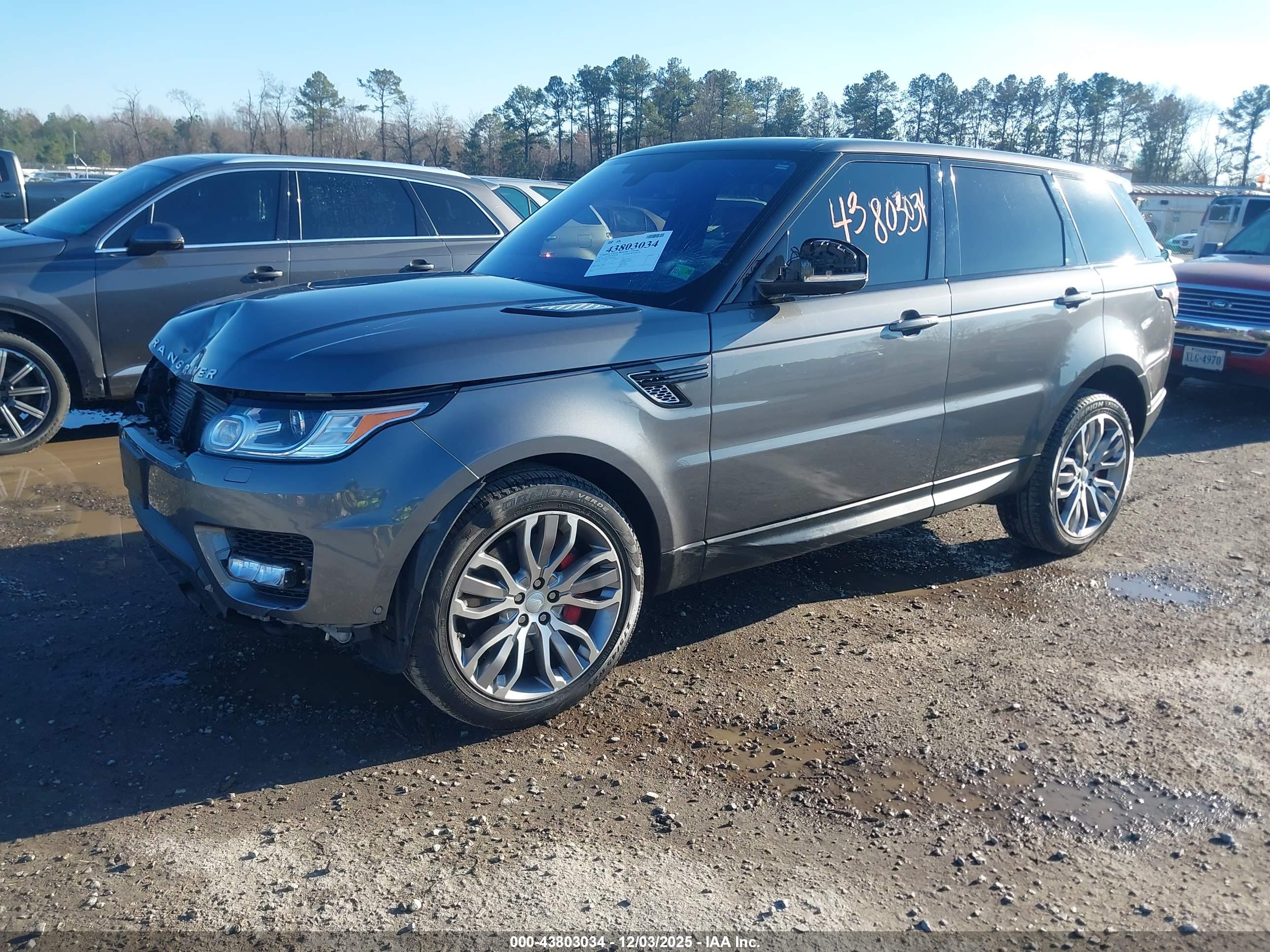 LAND ROVER image 2