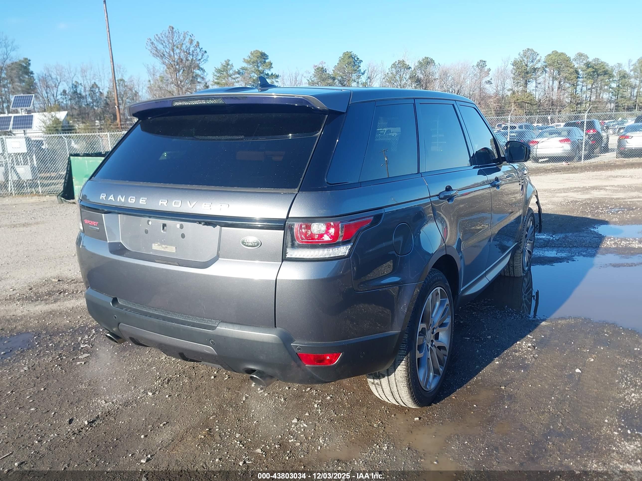 LAND ROVER image 4