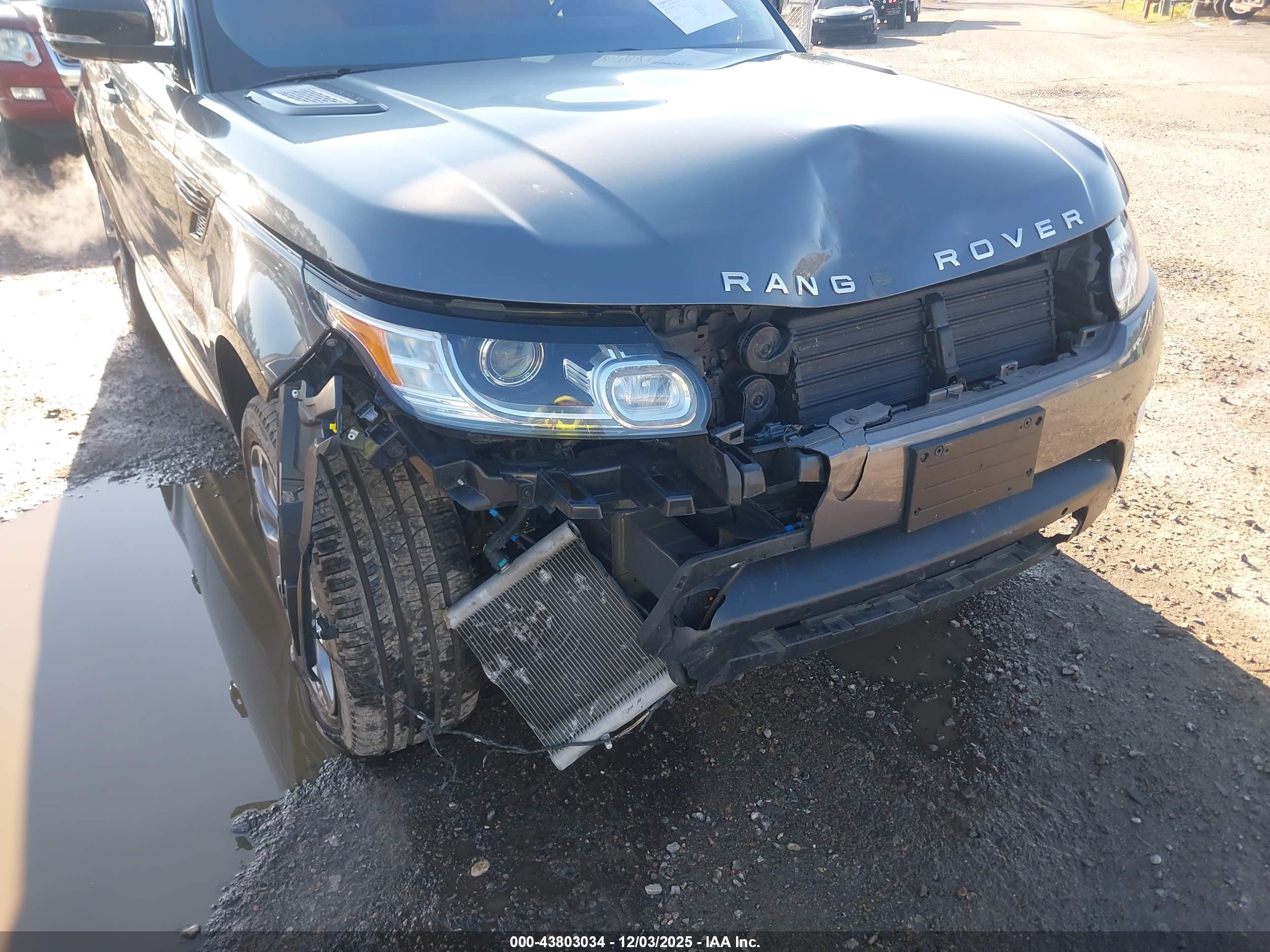 LAND ROVER image 6