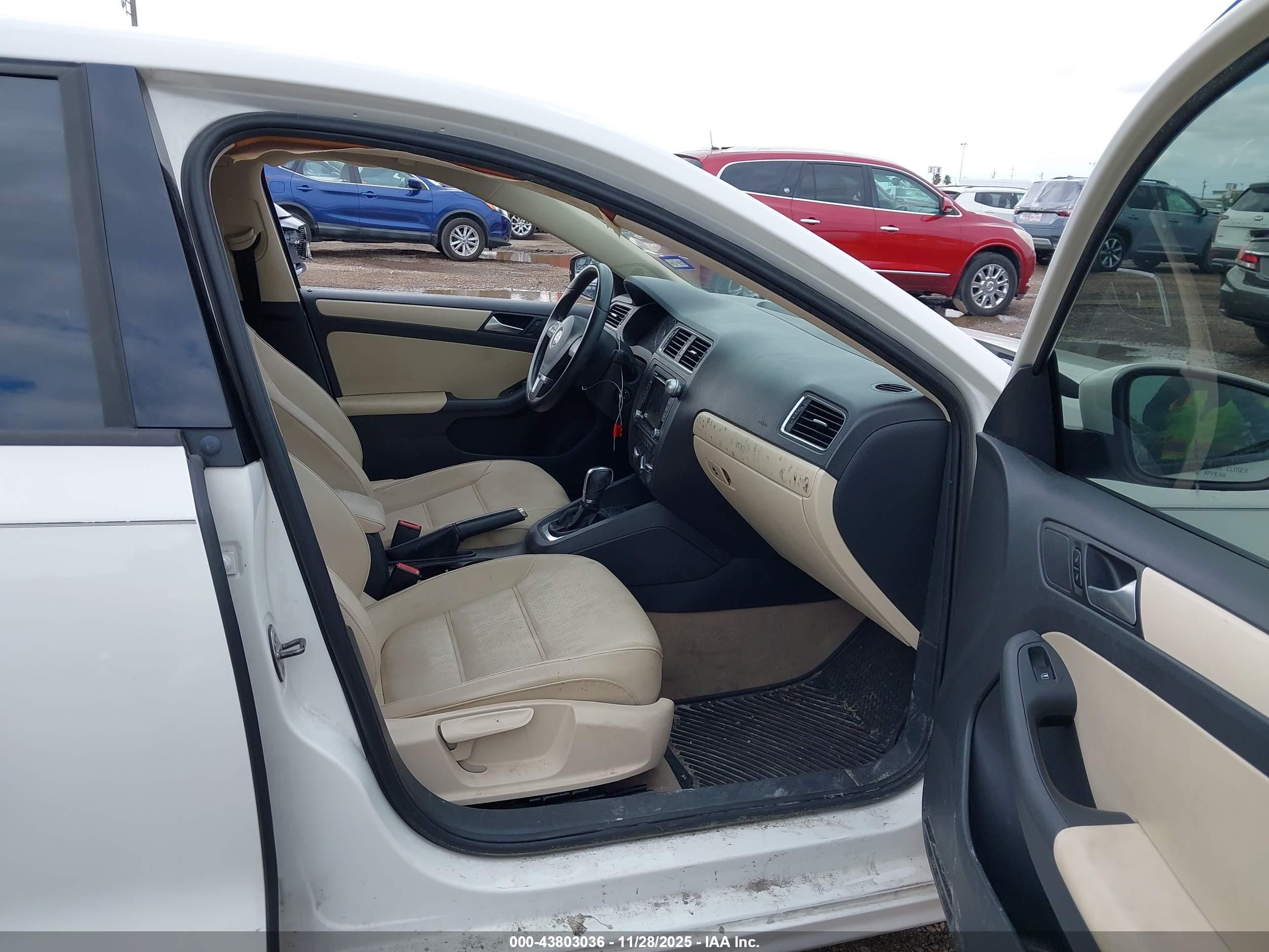 VOLKSWAGEN JETTA image 5