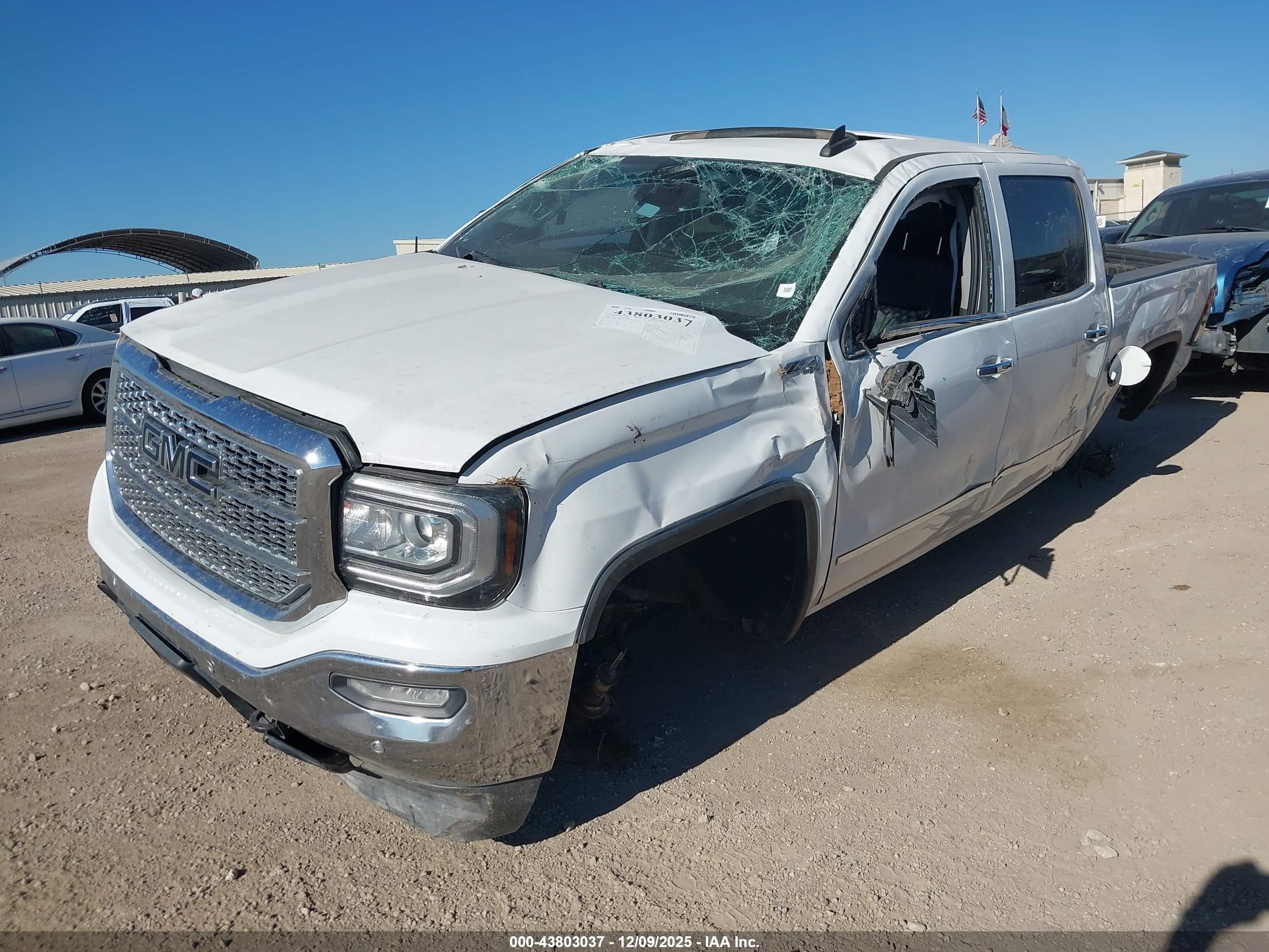 GMC SIERRA image 2