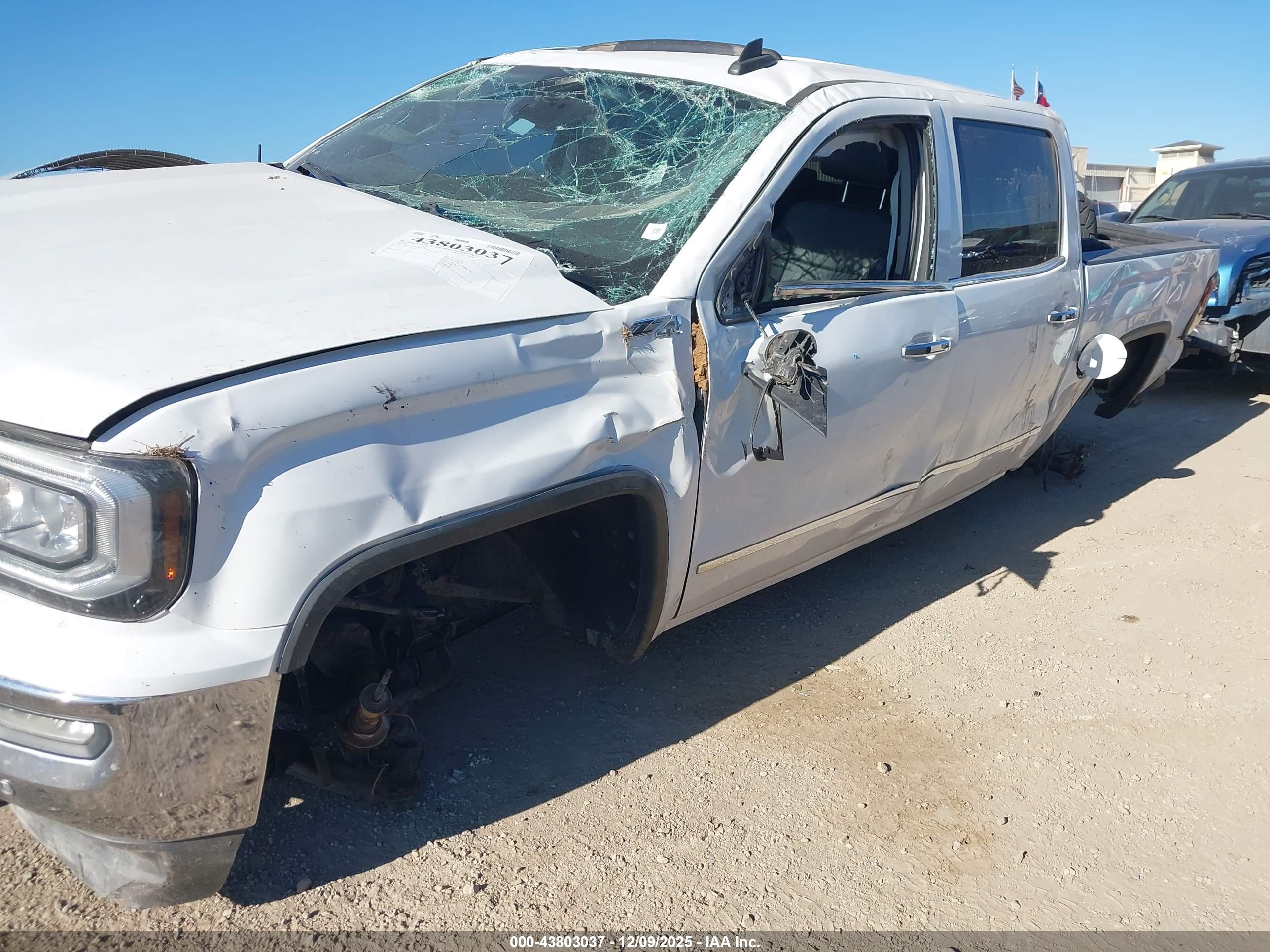 GMC SIERRA image 6