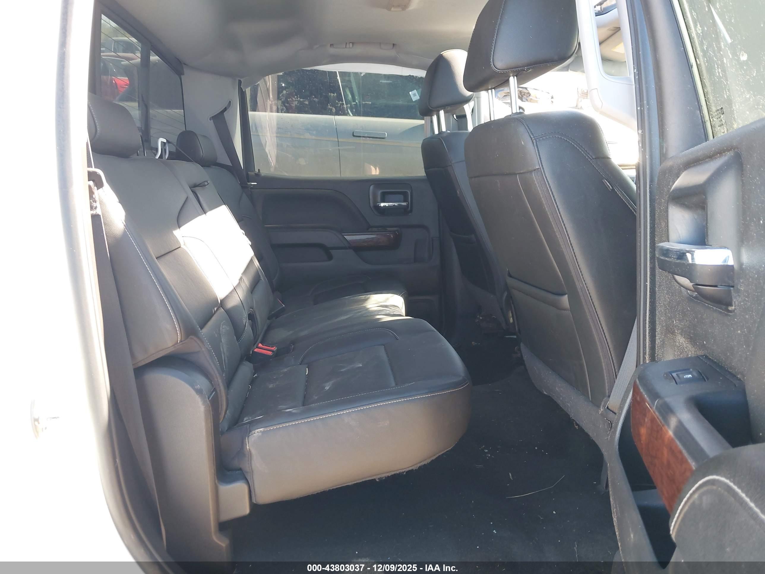 GMC SIERRA image 8