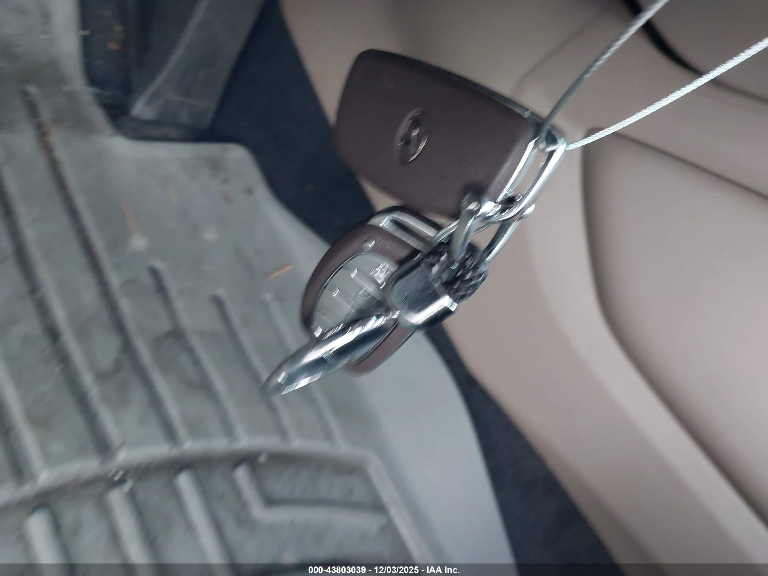 HYUNDAI TUCSON image 11