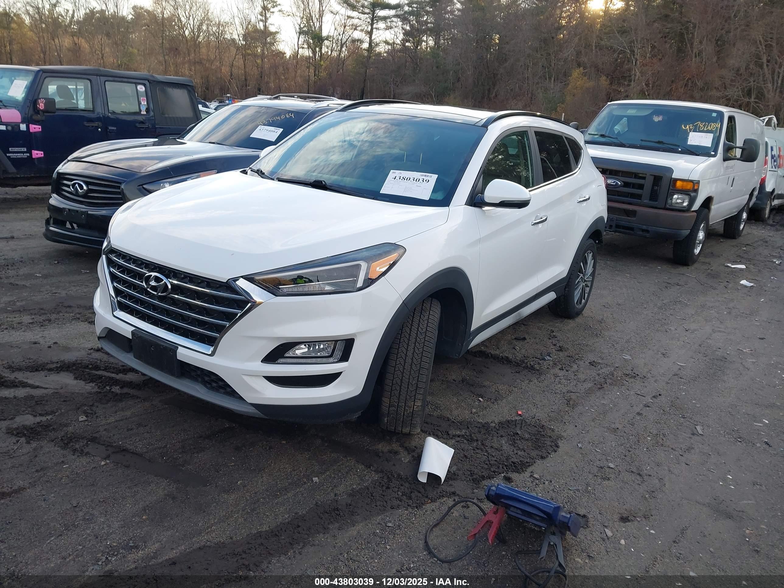 HYUNDAI TUCSON image 2
