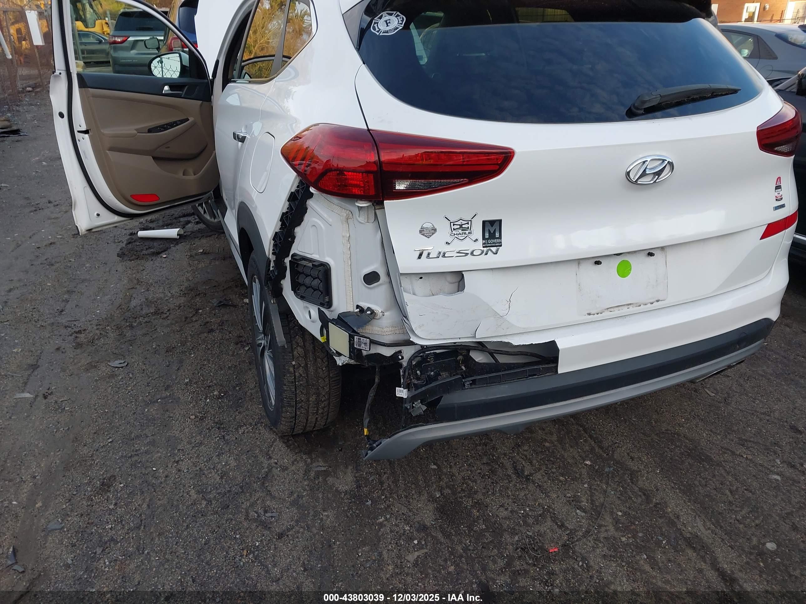 HYUNDAI TUCSON image 6