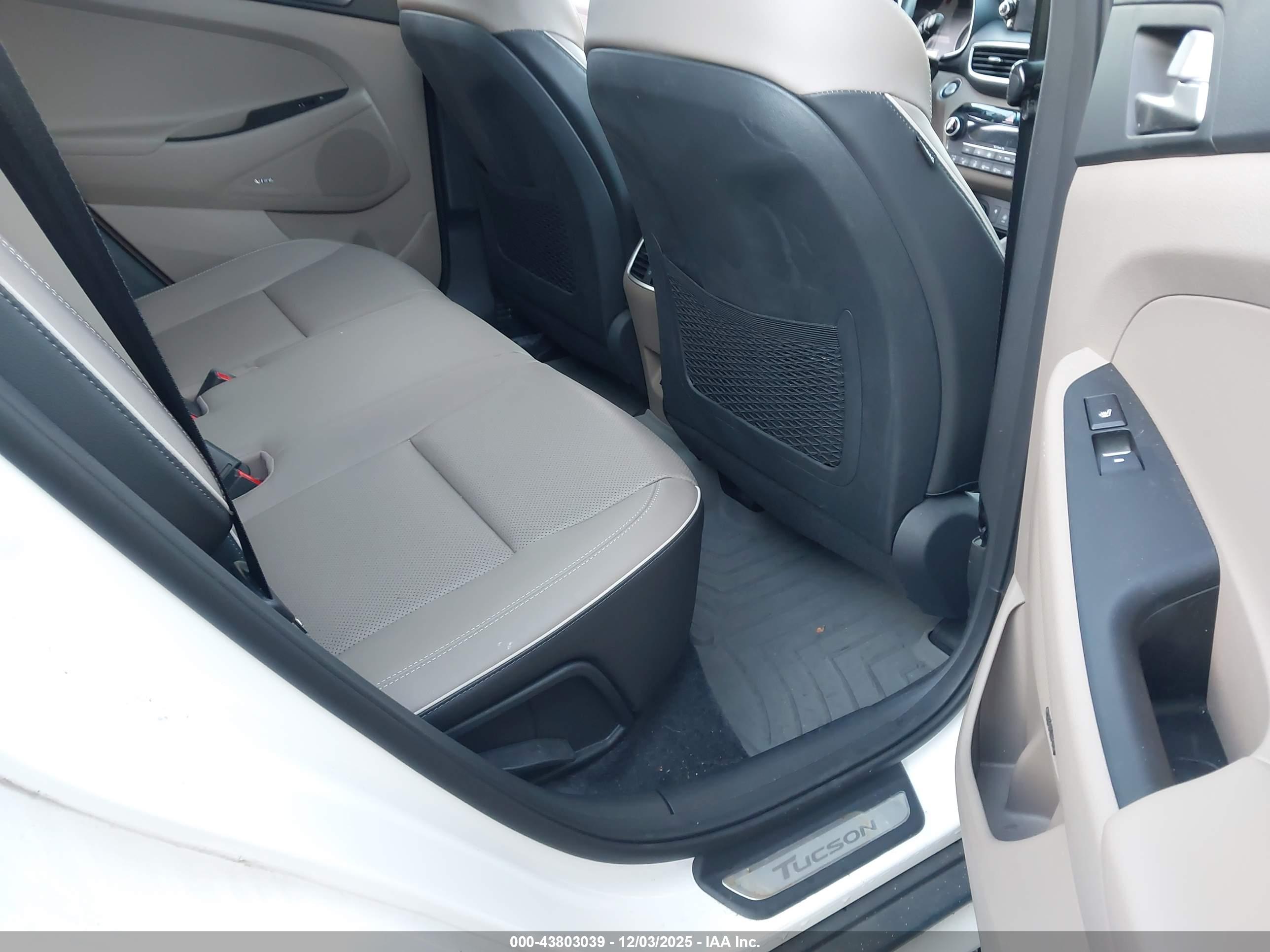 HYUNDAI TUCSON image 8