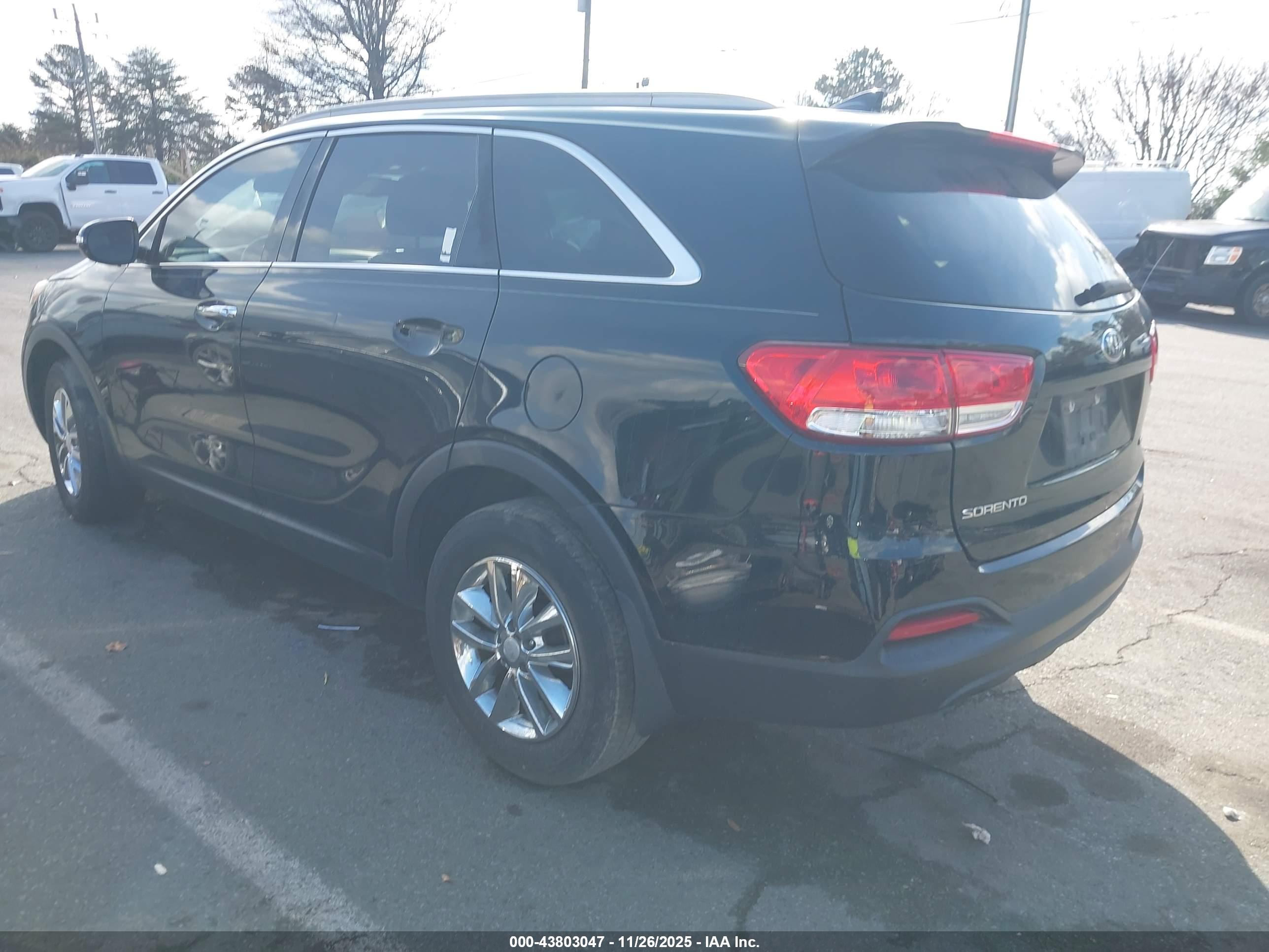 KIA SORENTO image 3
